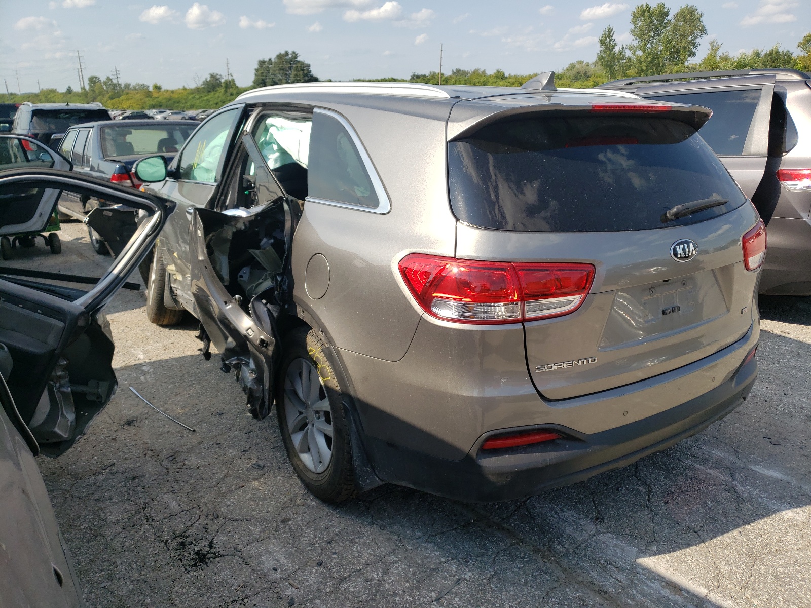 Photo 3 from auction – 2016 KIA SORENTO LX with VIN 5XYPG4A36GG114812