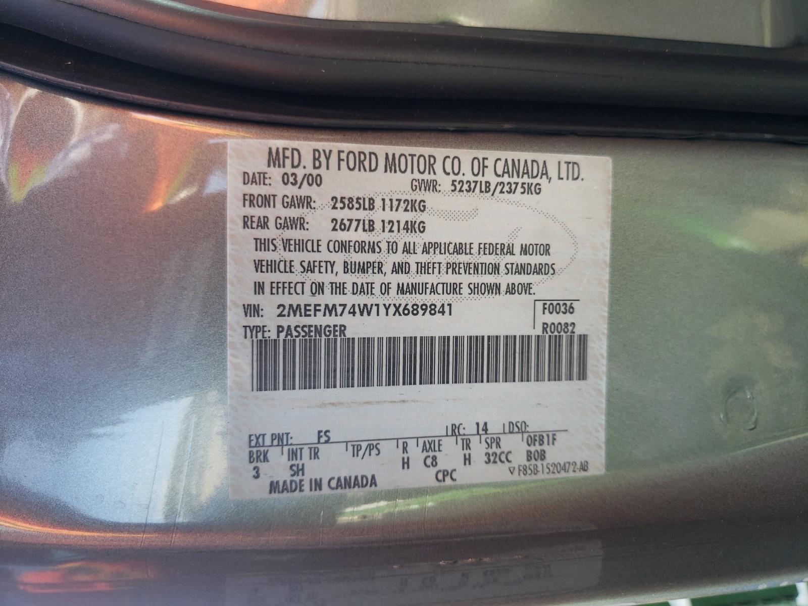 Photo 10 from auction – 2000 MERCURY GRAND MARQ with VIN 2MEFM74W1YX689841