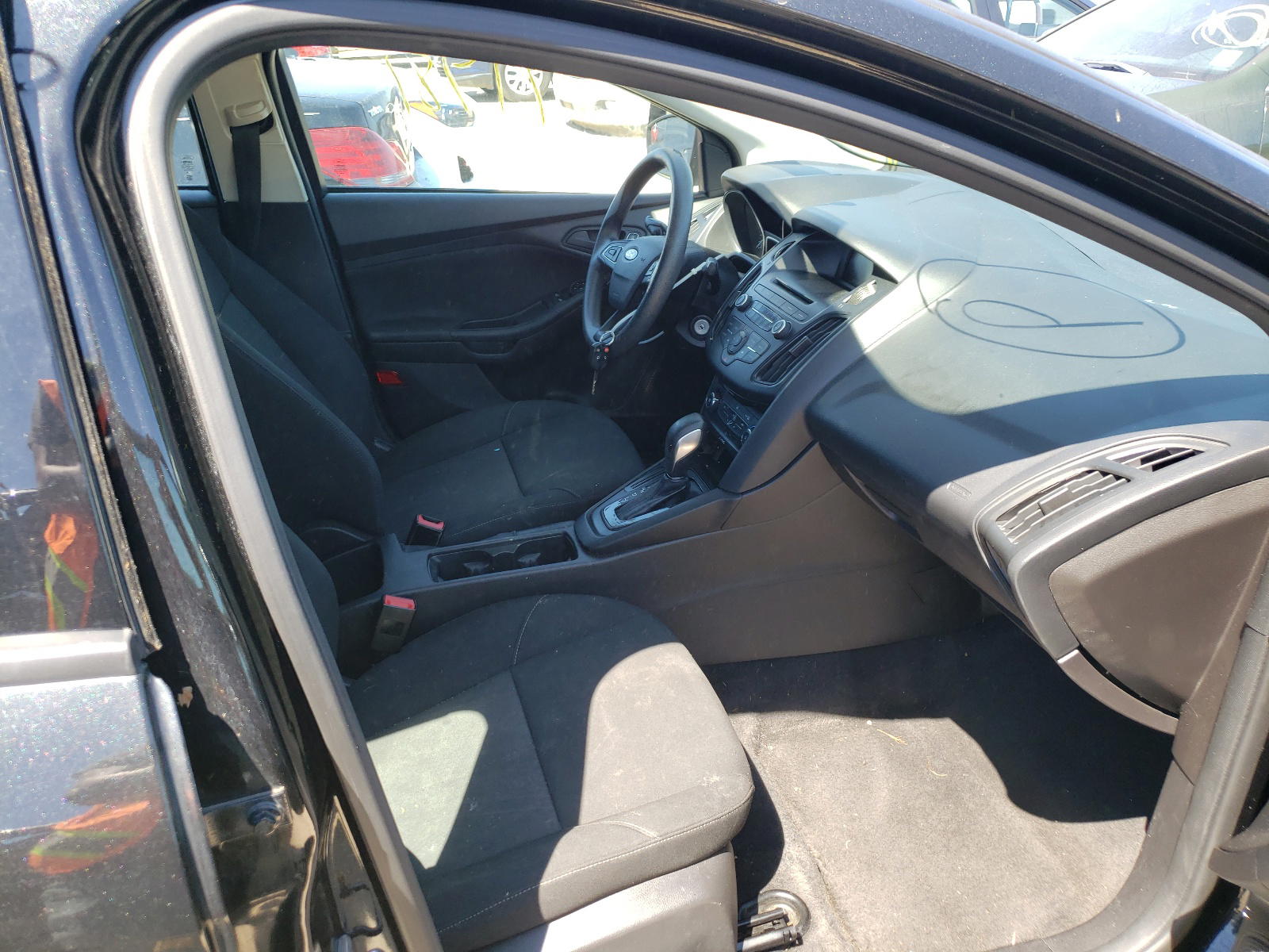 Photo 5 from auction – 2015 FORD FOCUS S with VIN 1FADP3E24FL299661