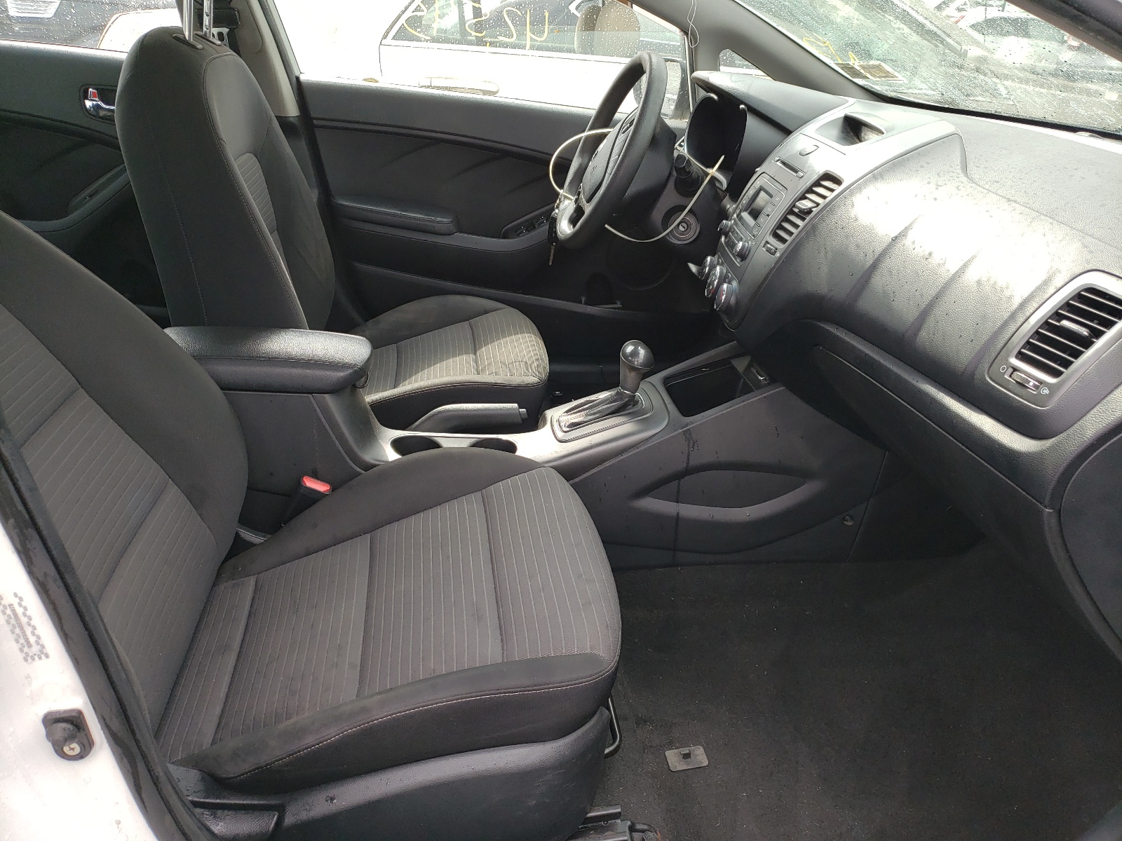 Photo 5 from auction – 2014 KIA FORTE LX with VIN KNAFX4A65E5095873