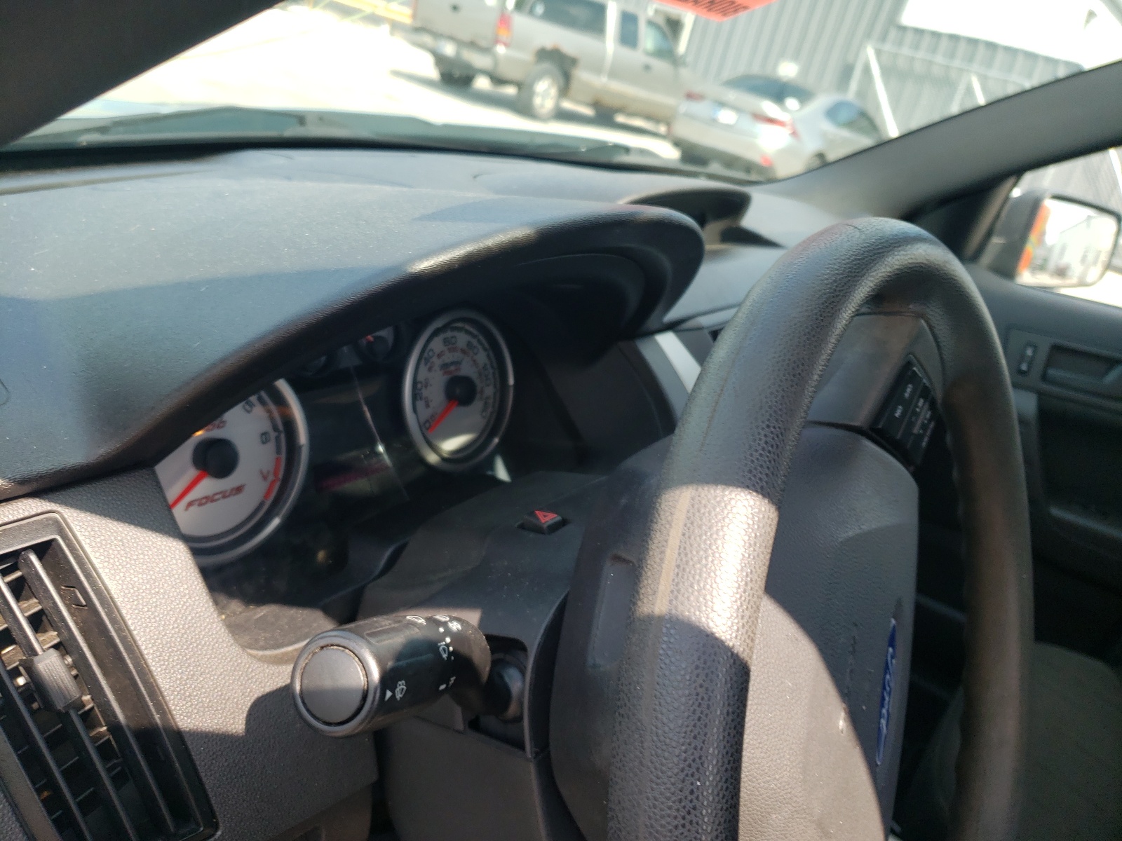 Photo 8 from auction – 2009 FORD FOCUS SE with VIN 1FAHP35N89W259467
