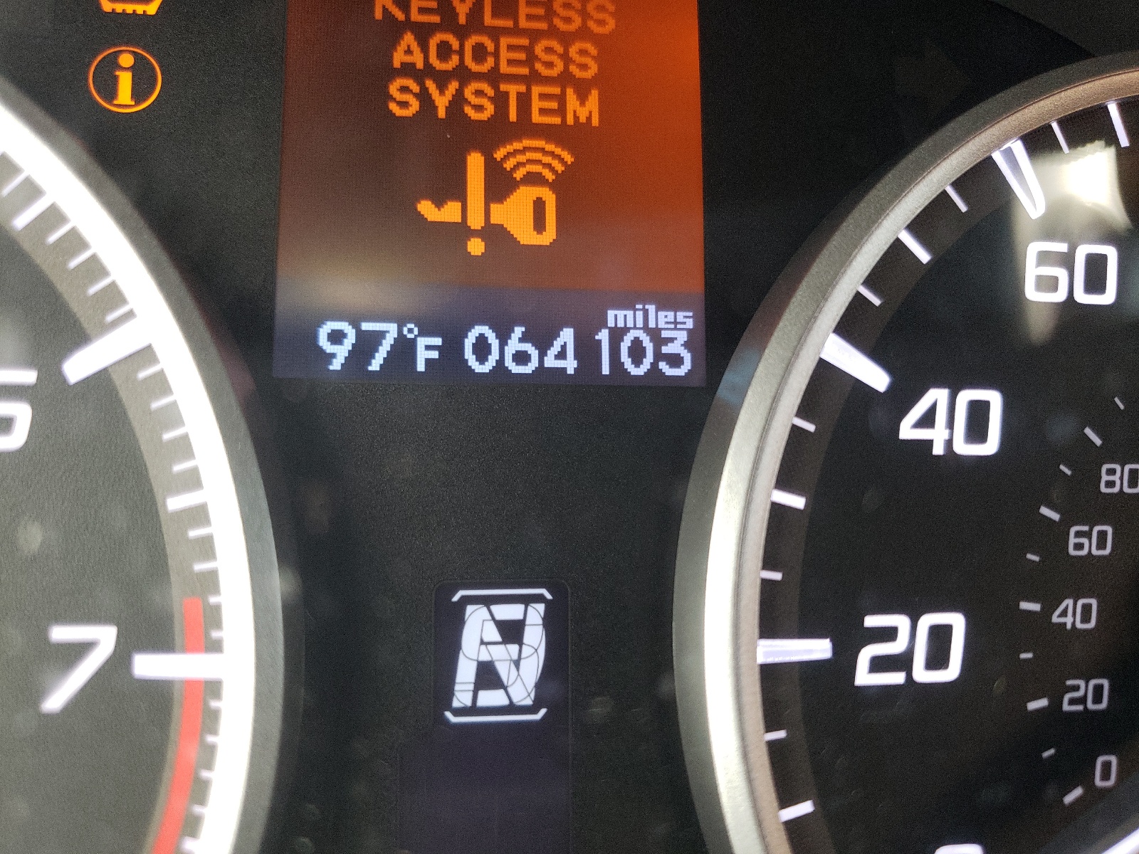 Photo 8 from auction – 2016 ACURA RDX with VIN 5J8TB4H3XGL030078