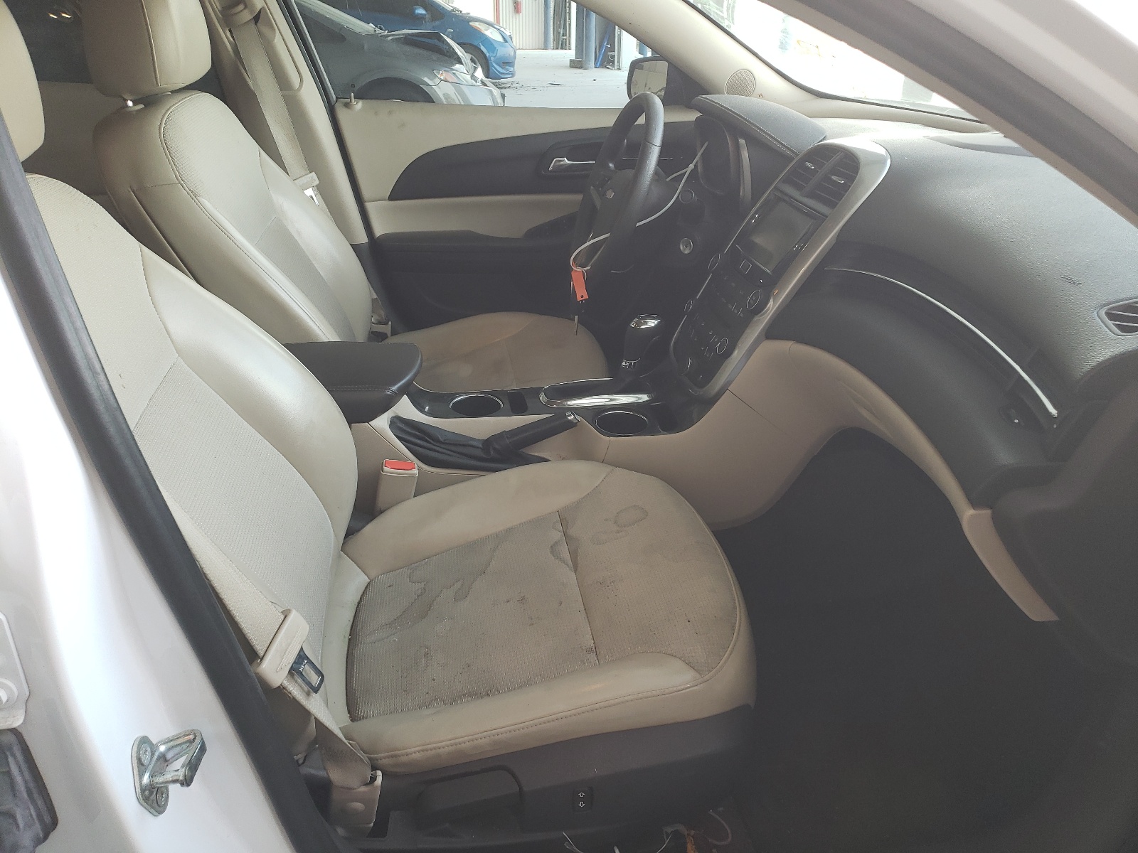 Photo 5 from auction – 2014 CHEVROLET MALIBU 1LT with VIN 1G11C5SL3EF210007