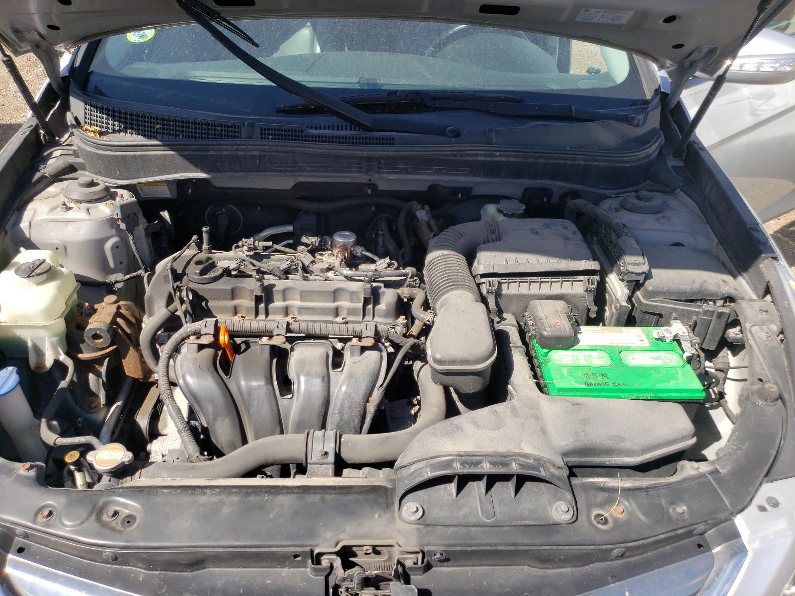Photo 7 from auction – 2011 HYUNDAI SONATA SE with VIN 5NPEC4AC3BH189178