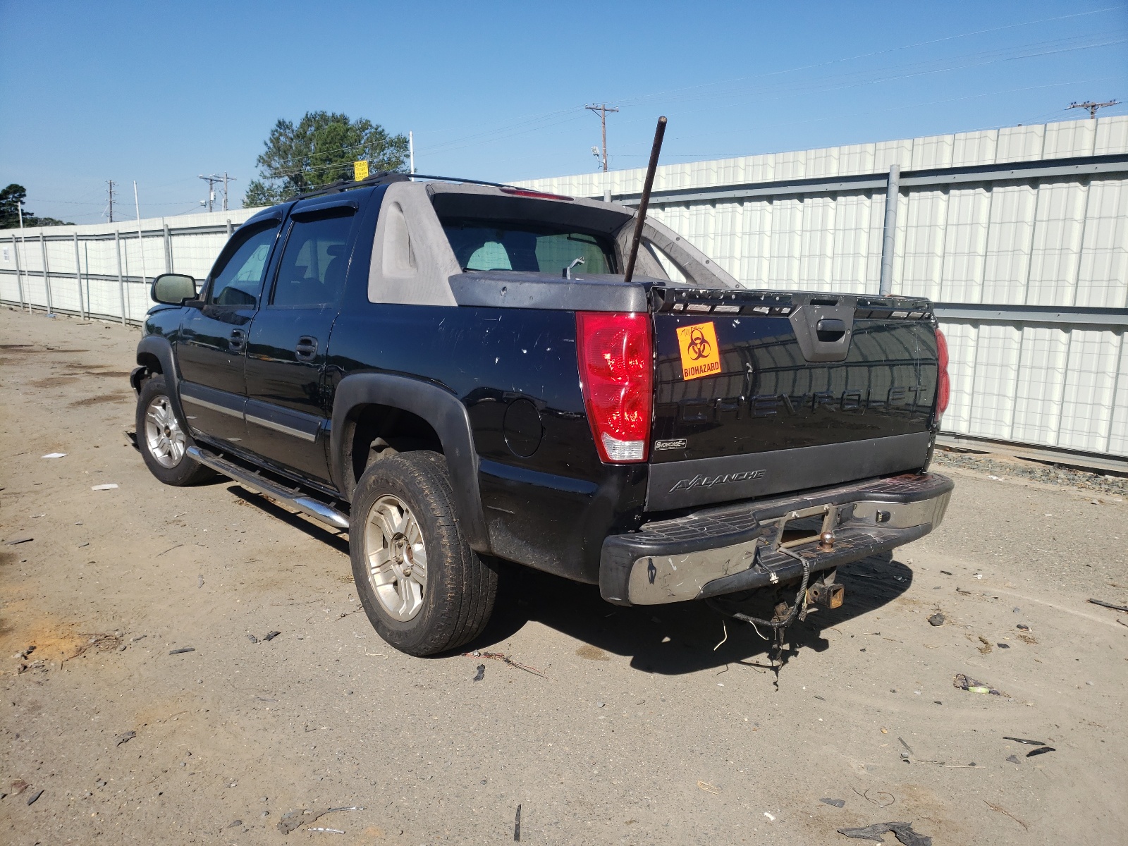 Photo 3 from auction – 2005 CHEVROLET AVALANCHE with VIN 3GNEC12Z95G140587