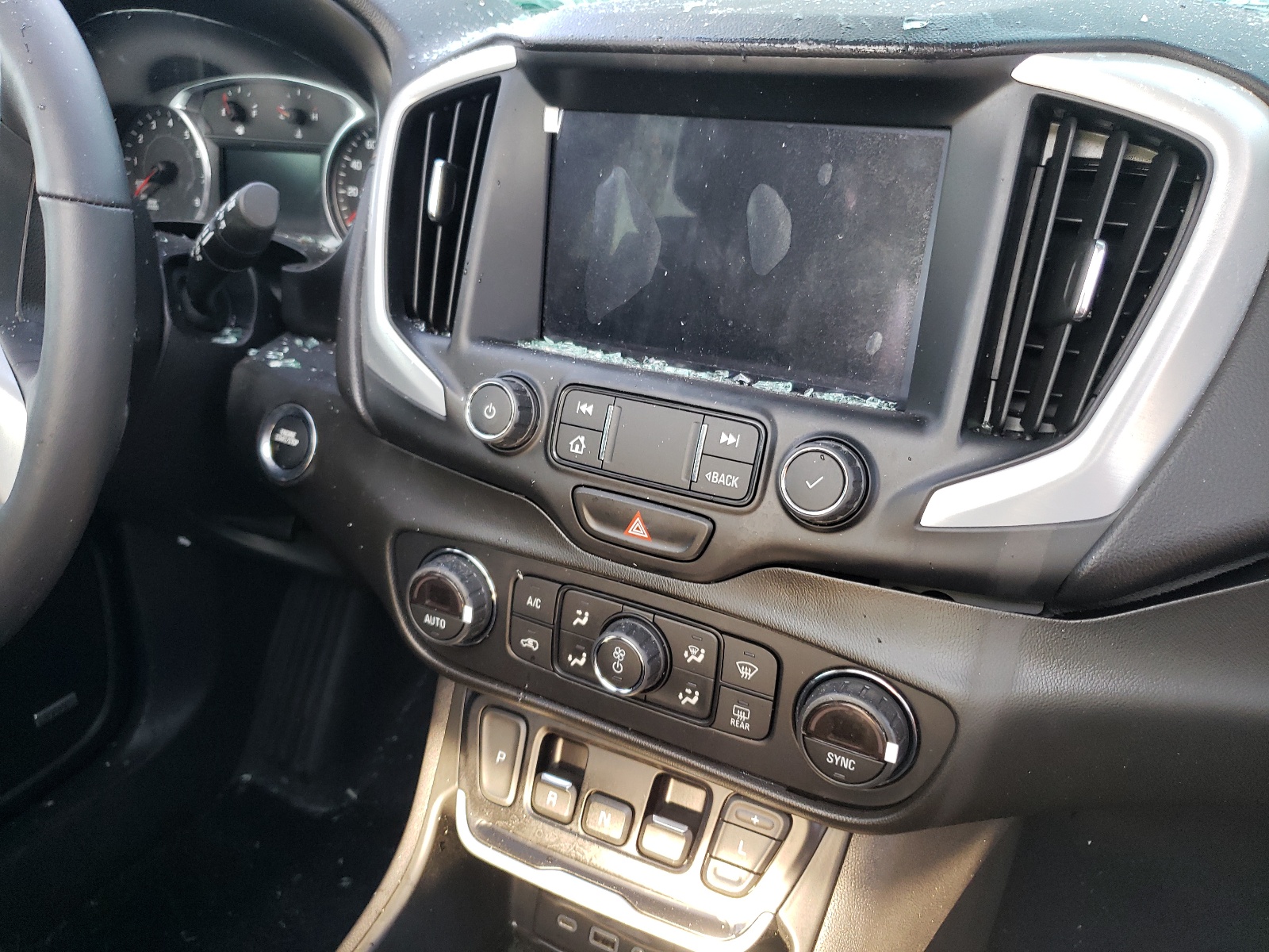 Photo 9 from auction – 2021 GMC TERRAIN SL with VIN 3GKALPEV3ML356061