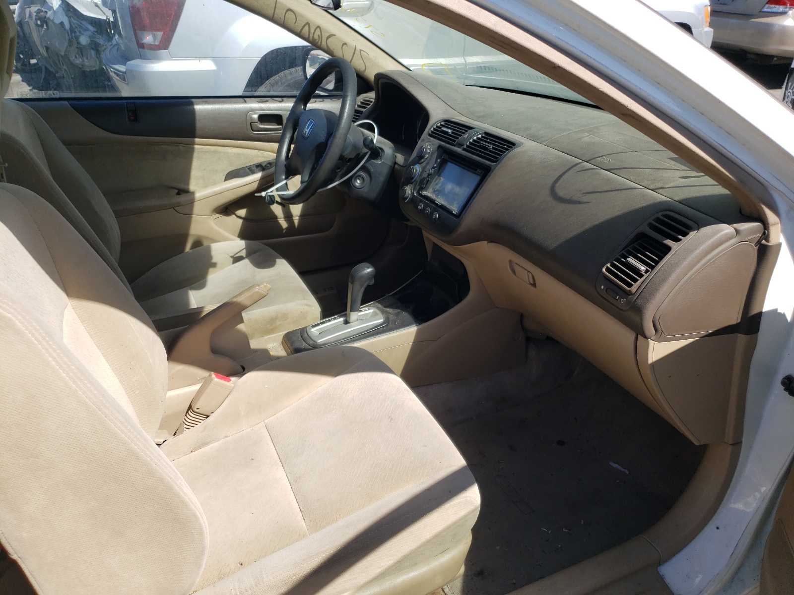 Photo 5 from auction – 2004 HONDA CIVIC LX with VIN 1HGEM22574L029905