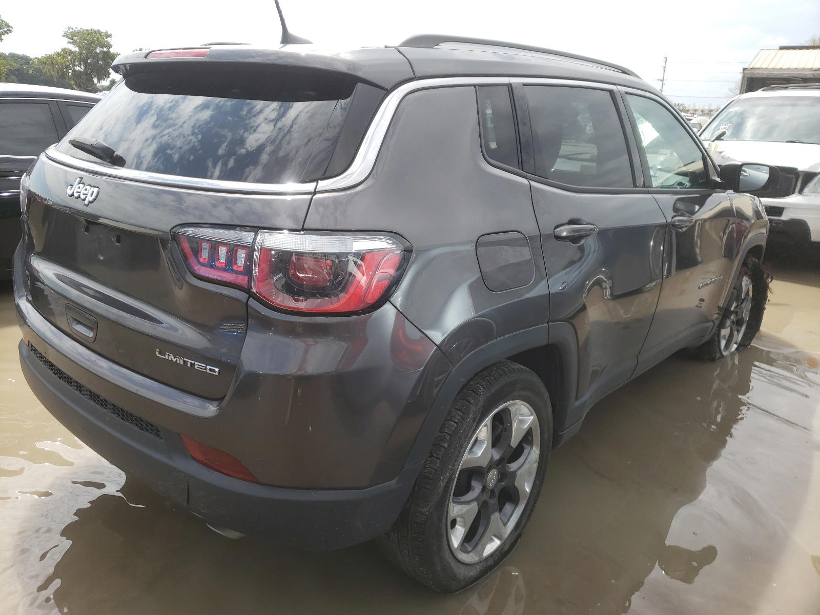 Photo 4 from auction – 2019 JEEP COMPASS LI with VIN 3C4NJCCB6KT664195
