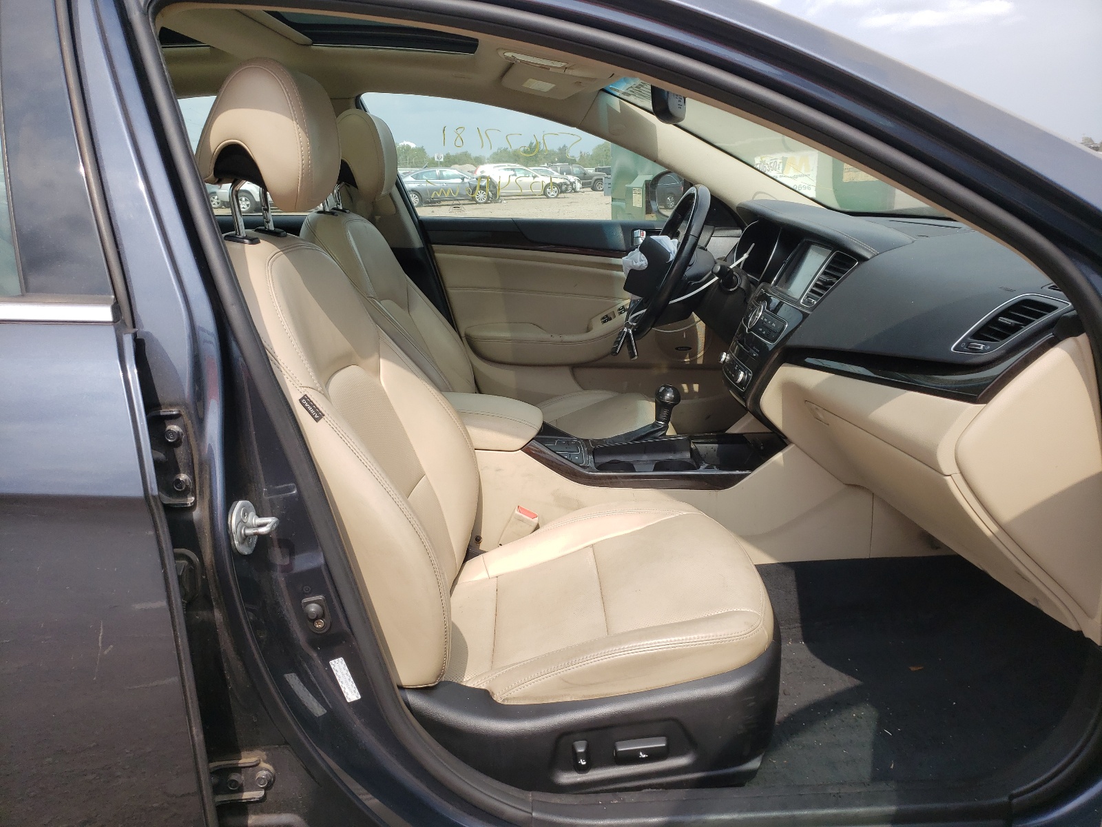 Photo 5 from auction – 2014 KIA CADENZA PR with VIN KNALN4D7XE5149357