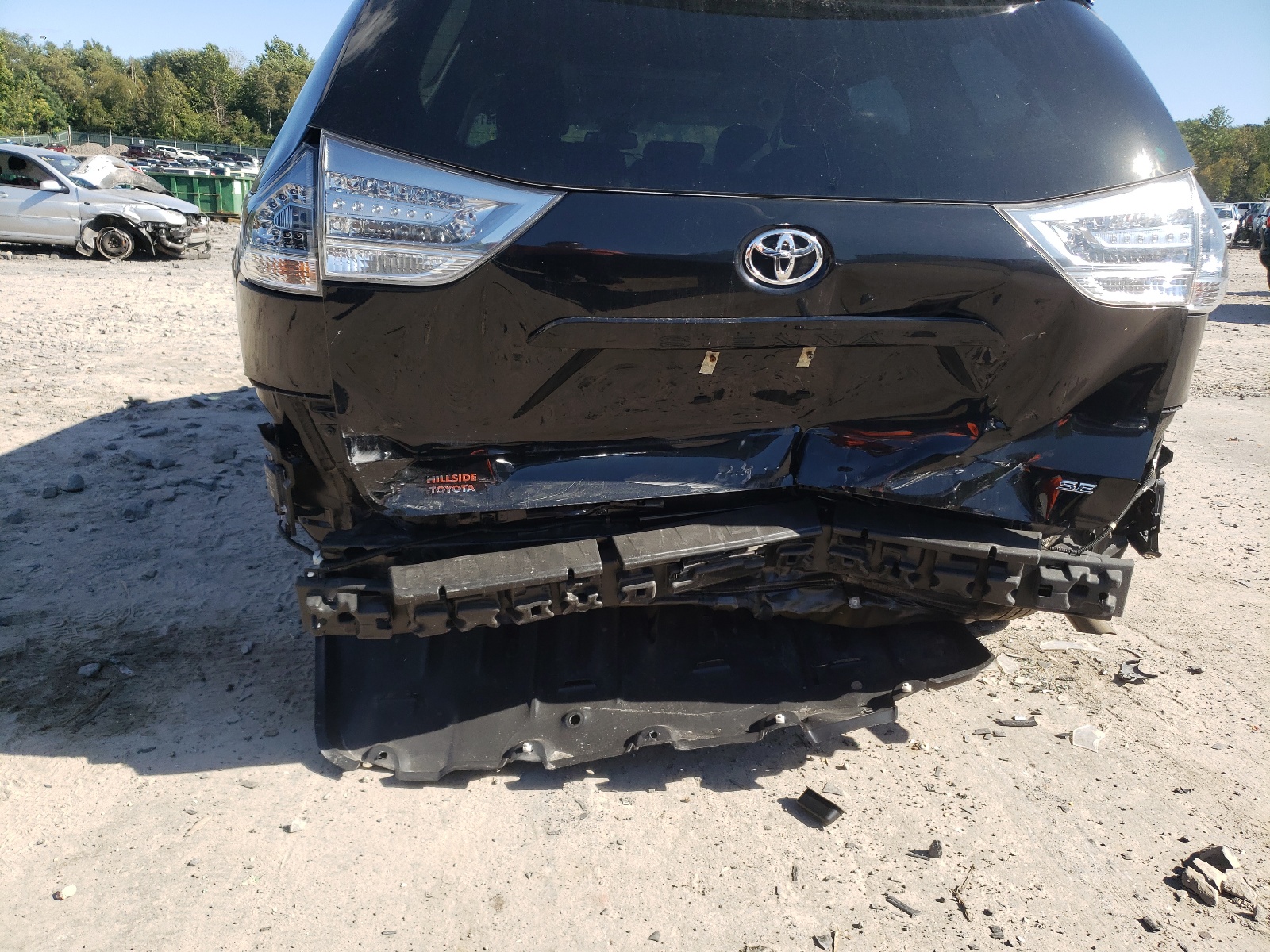 Photo 9 from auction – 2018 TOYOTA SIENNA SE with VIN 5TDXZ3DC7JS953930
