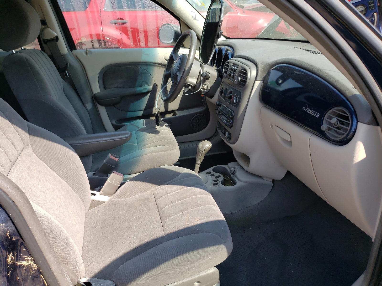Photo 5 from auction – 2001 CHRYSLER PT CRUISER with VIN 3C4FY4BB11T570229