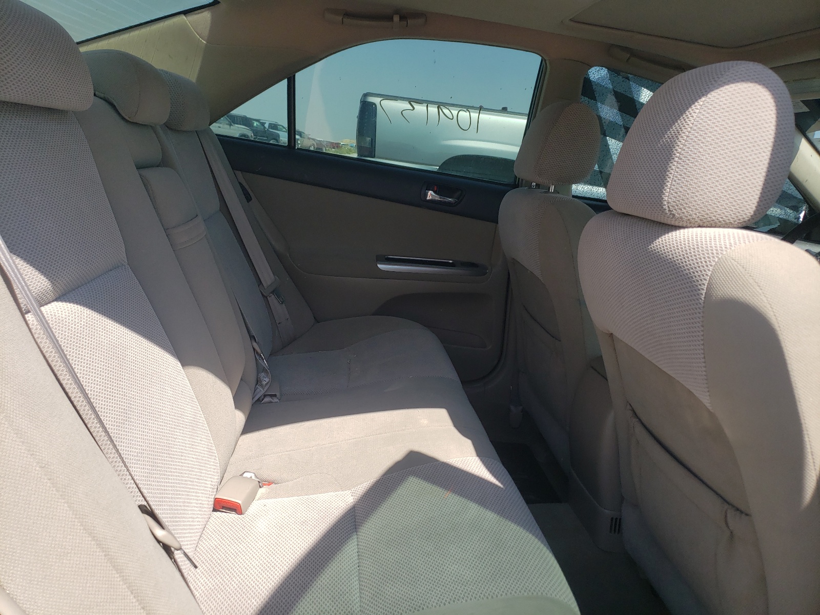 Photo 6 from auction – 2005 TOYOTA CAMRY LE with VIN 4T1BE32K75U630149