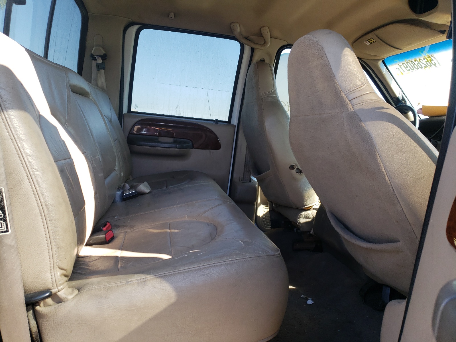 Photo 6 from auction – 2000 FORD F250 SUPER with VIN 1FTNW21F8YEB66073