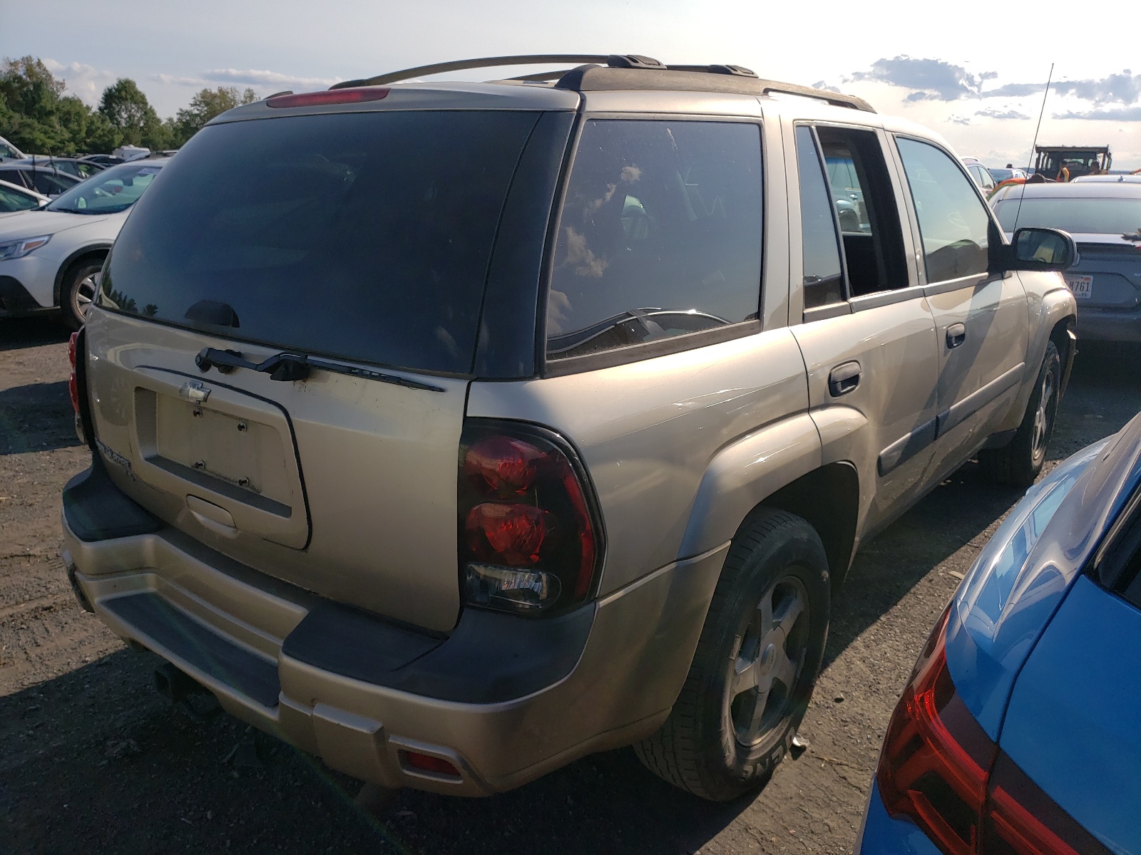 Photo 4 from auction – 2005 CHEVROLET TRAILBLAZE with VIN 1GNDT13S352227732