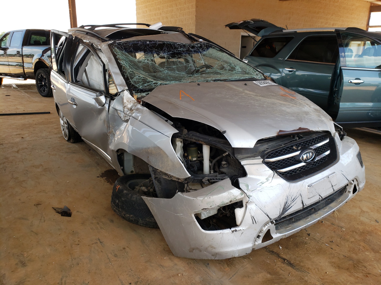 KIA RONDO LX 2008 with VIN KNAFG526987191373 - Photo from auction