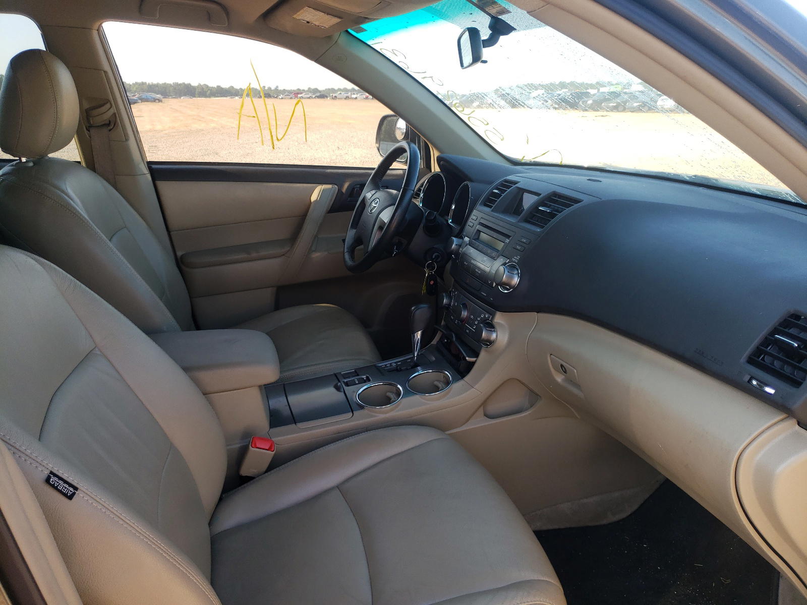 Photo 5 from auction – 2010 TOYOTA HIGHLANDER with VIN 5TDZK3EH2AS007063