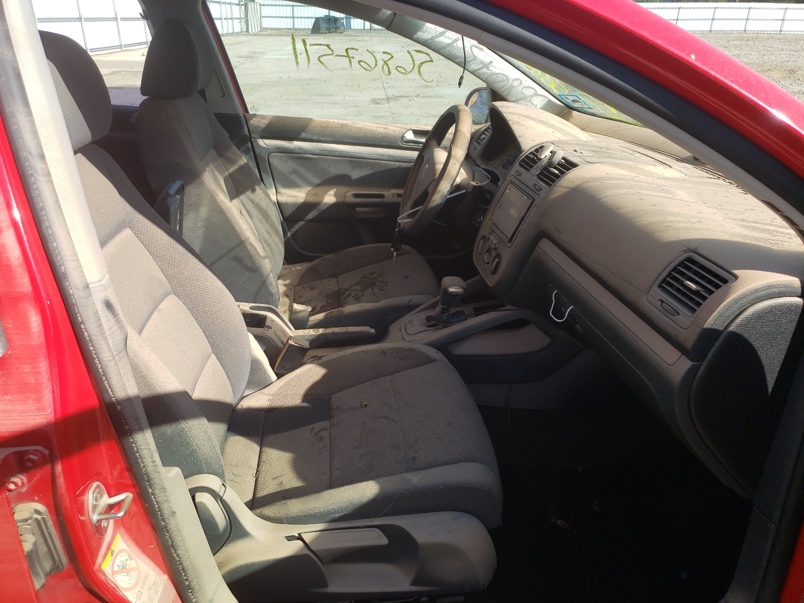 Photo 5 from auction – 2009 VOLKSWAGEN RABBIT with VIN WVWDB71K69W114700