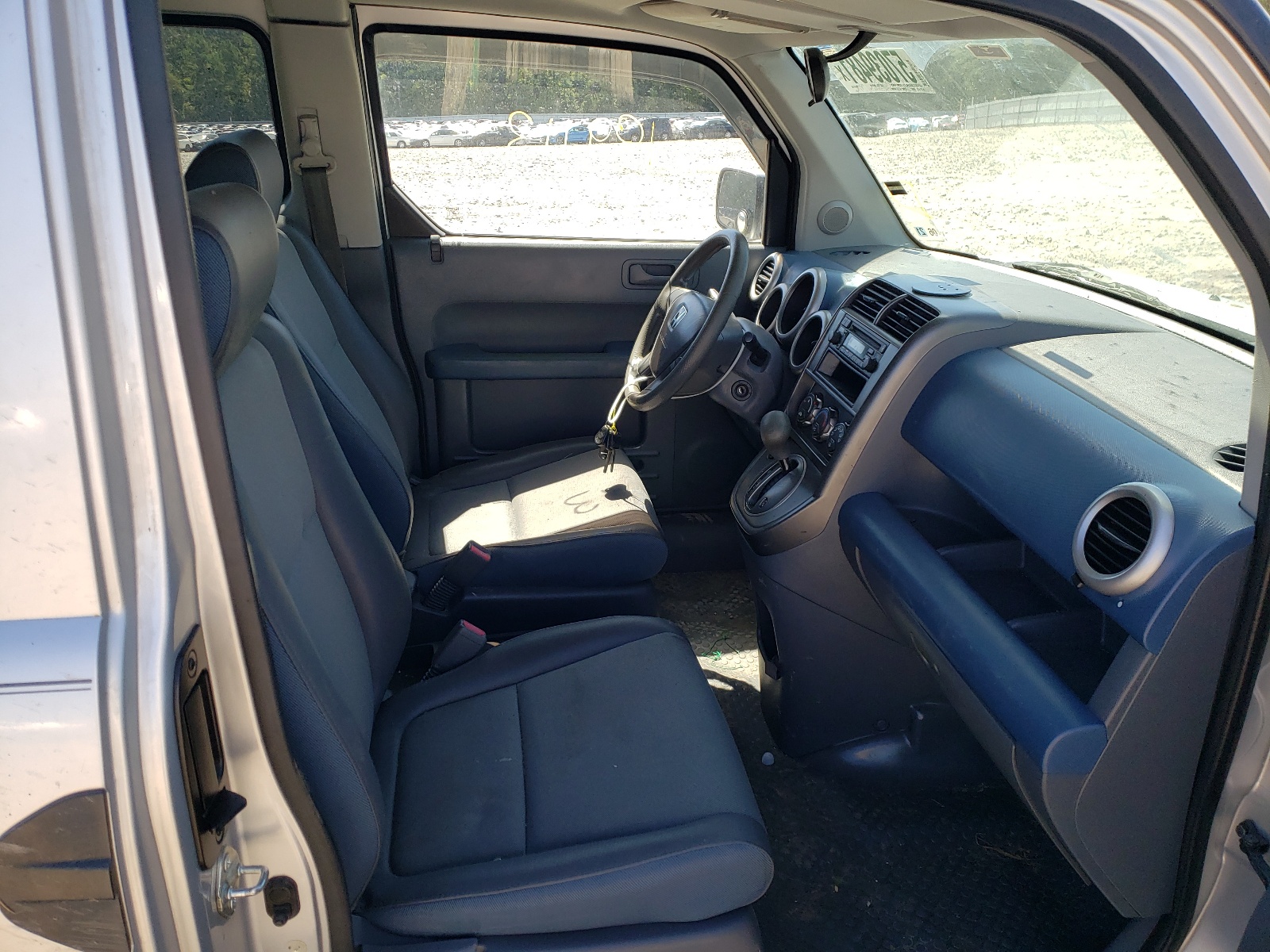 Photo 5 from auction – 2006 HONDA ELEMENT LX with VIN 5J6YH18396L011130