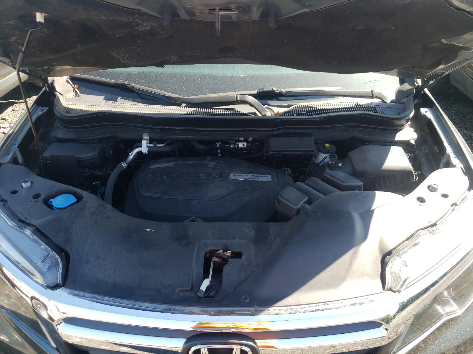 Photo 7 from auction – 2017 HONDA RIDGELINE with VIN 5FPYK3F56HB008173