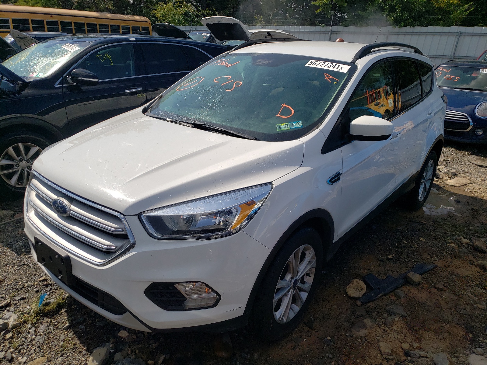 Photo 2 from auction – 2018 FORD ESCAPE SE with VIN 1FMCU9GD0JUA32760