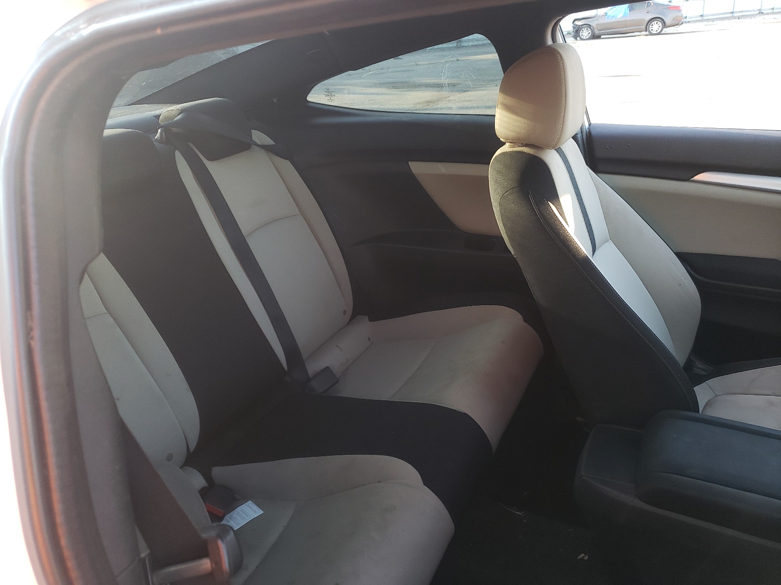 Photo 6 from auction – 2016 HONDA CIVIC LX with VIN 2HGFC4B56GH306855