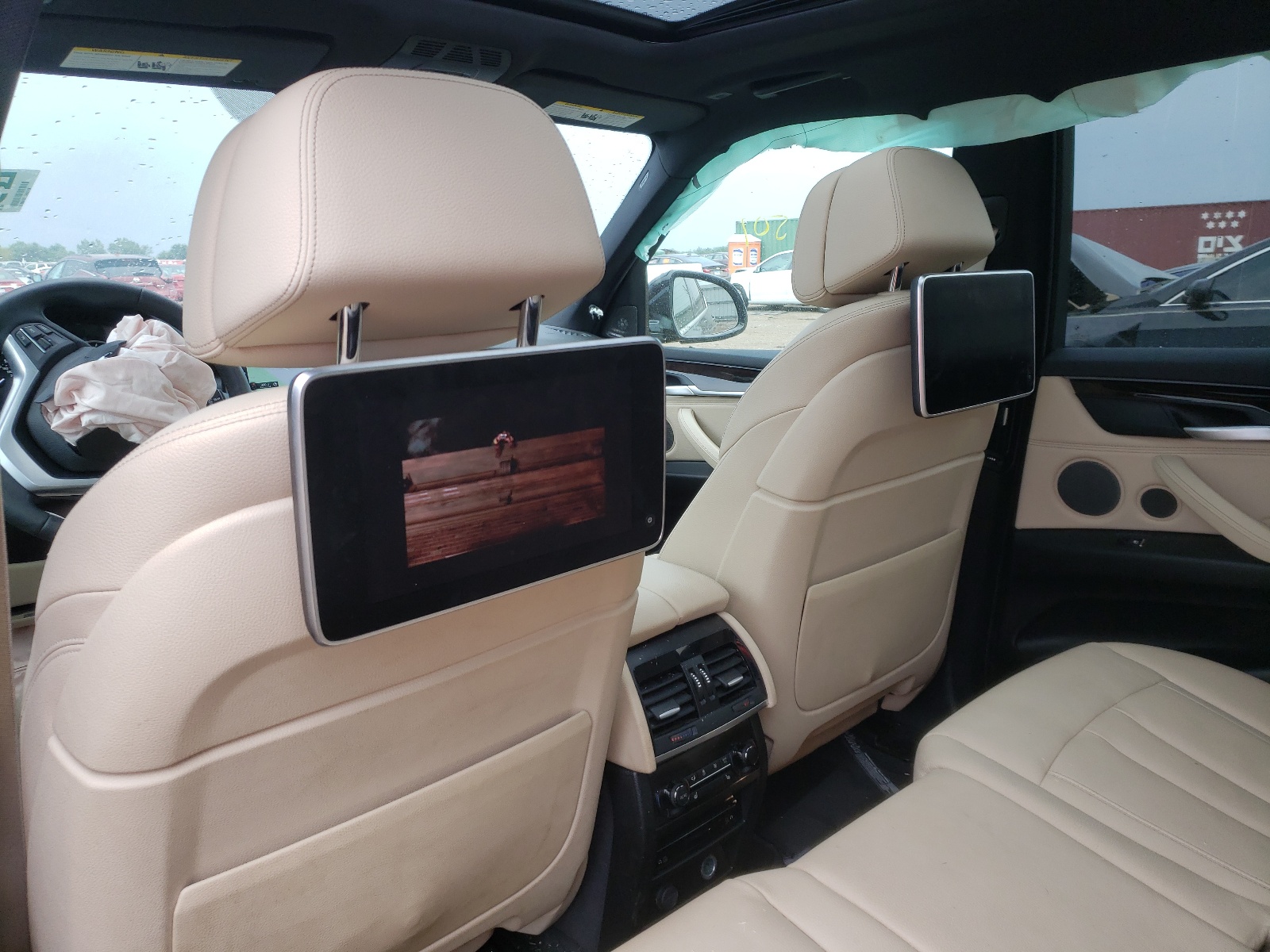 Photo 9 from auction – 2017 BMW X5 XDRIVE3 with VIN 5UXKR0C3XH0V77102