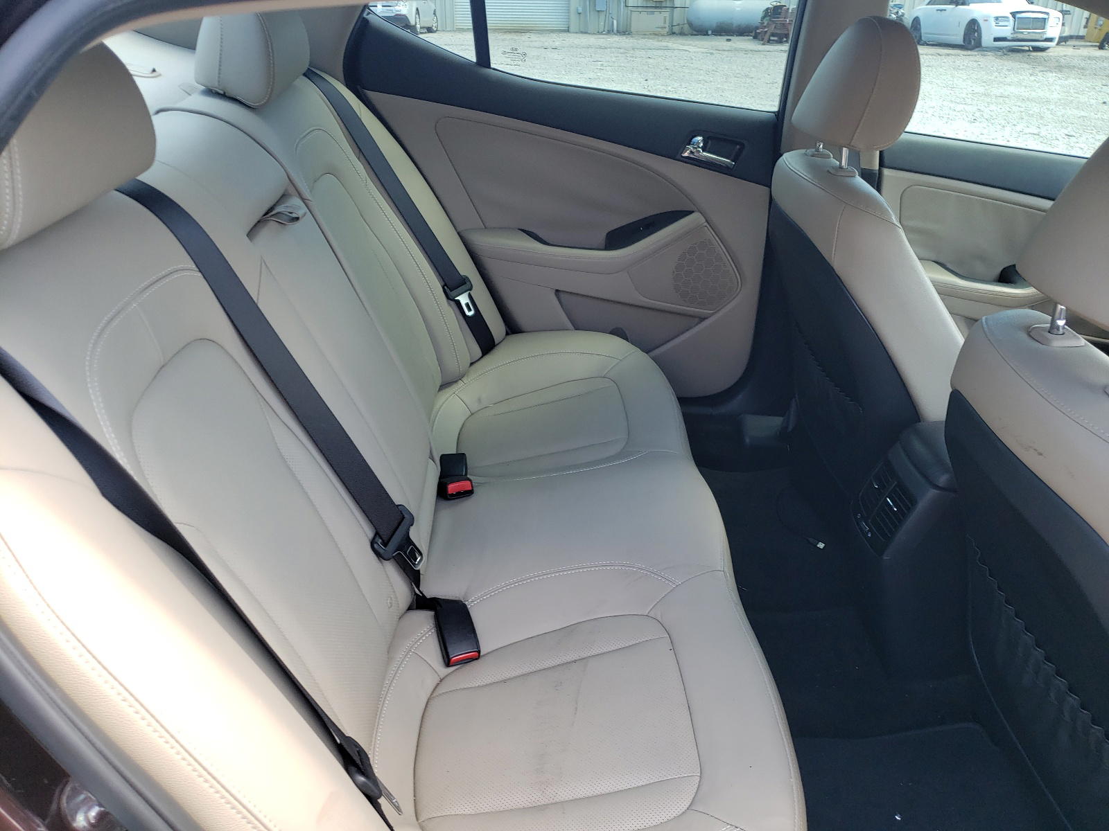 Photo 6 from auction – 2011 KIA OPTIMA EX with VIN KNAGN4A75B5077775