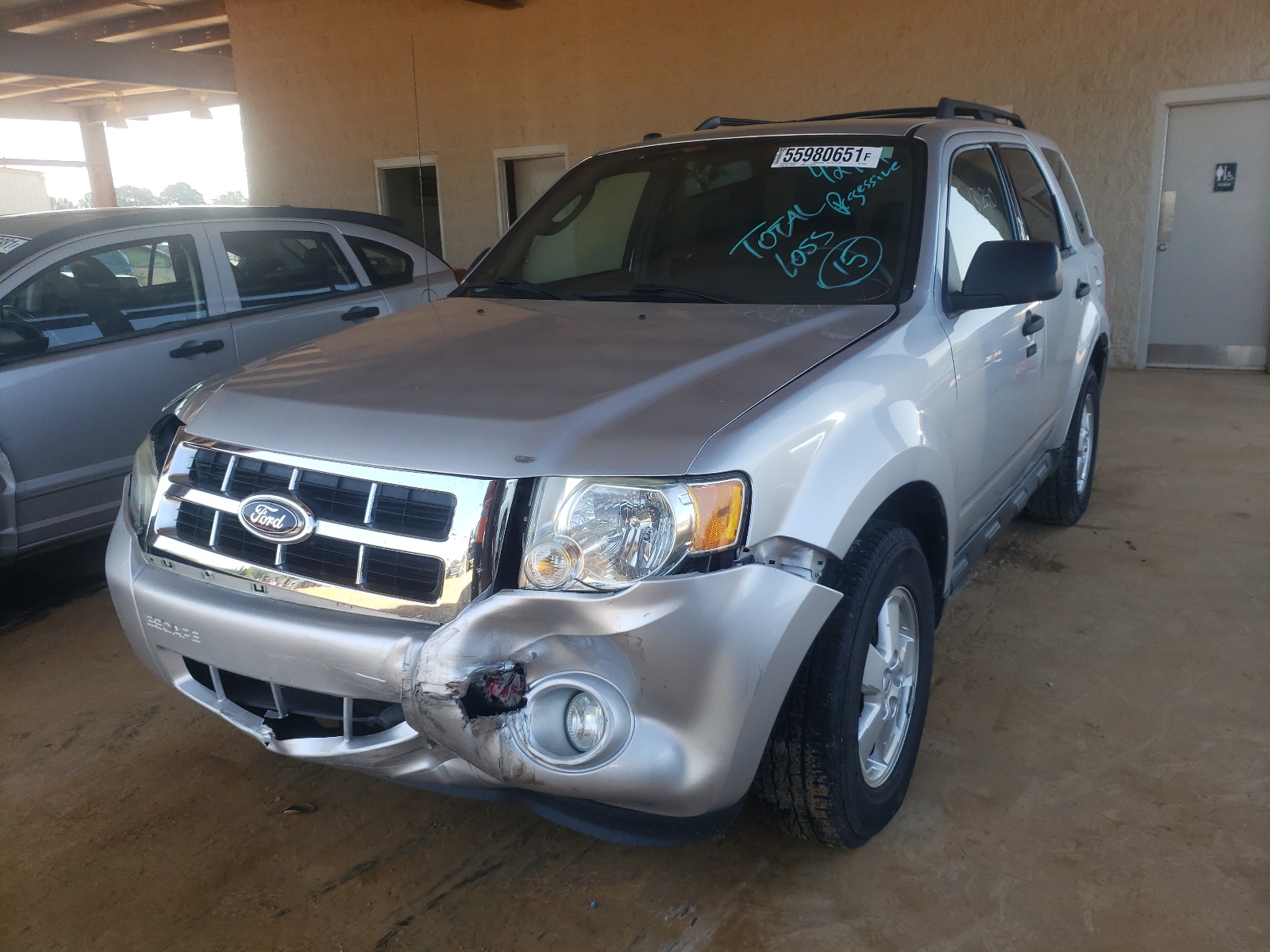 صورة رقم 2 من المزاد - 2010 FORD ESCAPE XLT مع VIN 1FMCU0D78AKD37204