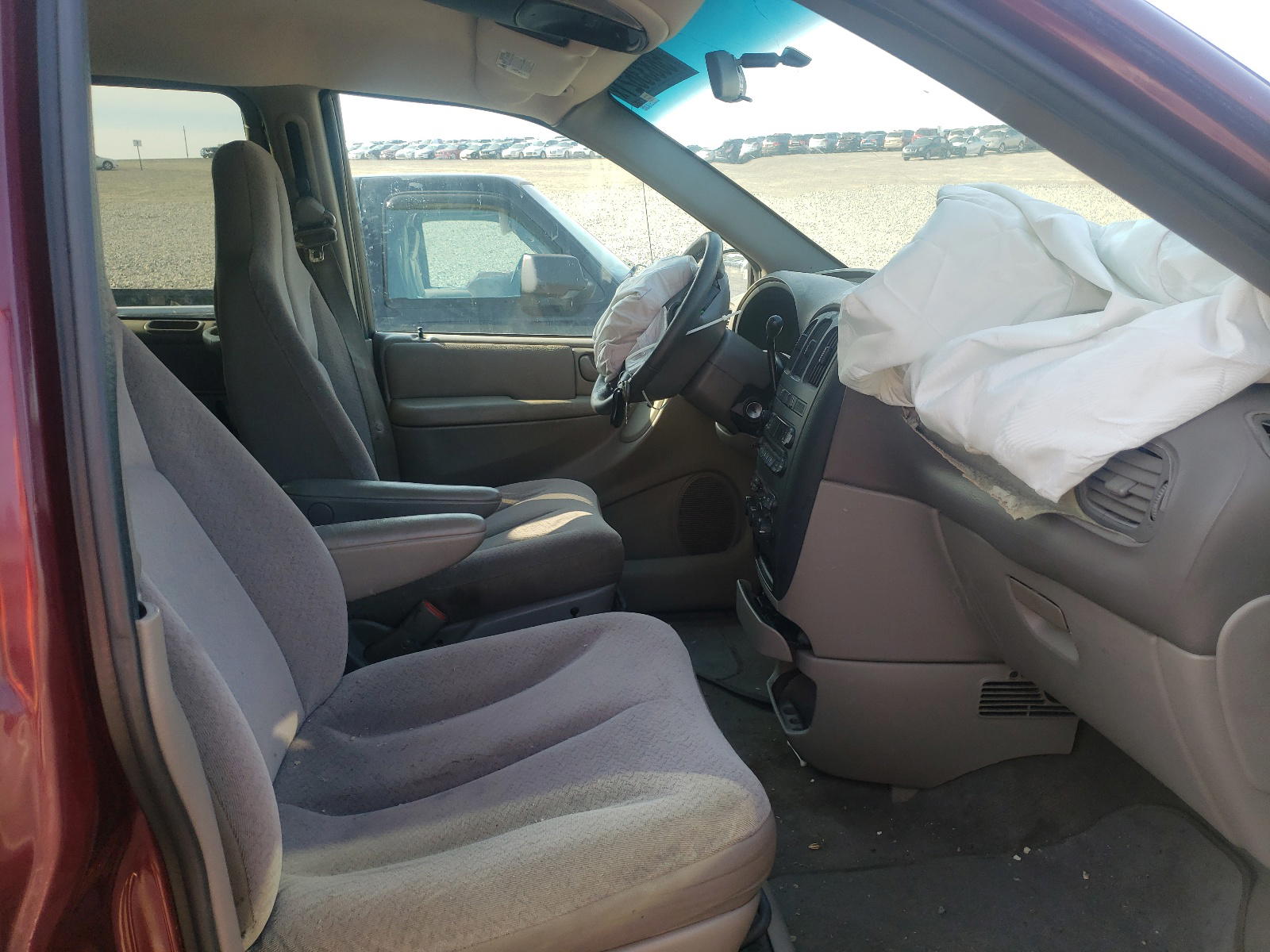 Photo 5 from auction – 2002 DODGE GRAND CARA with VIN 1B4GP44R32B582593