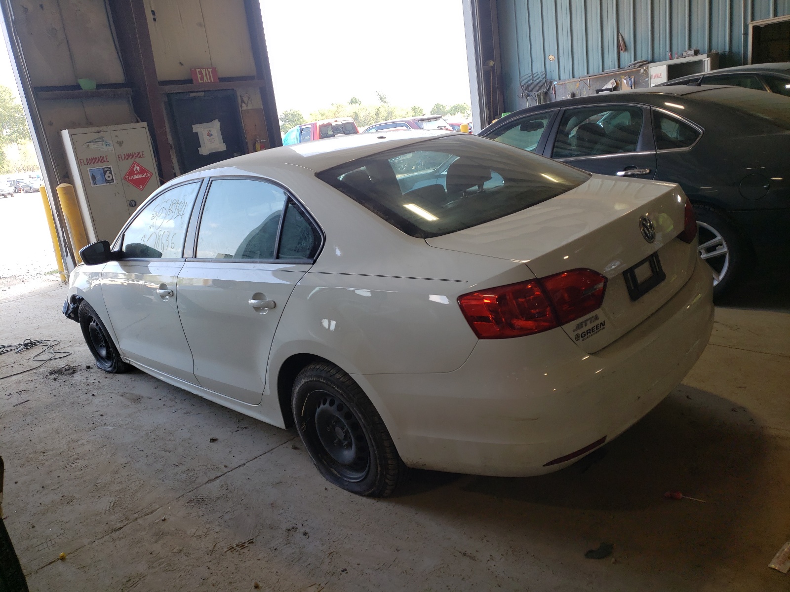 Photo 3 from auction – 2014 VOLKSWAGEN JETTA BASE with VIN 3VW2K7AJ7EM333008