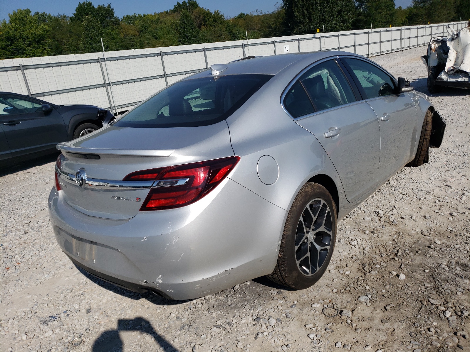 صورة رقم 4 من المزاد - 2017 BUICK REGAL GS مع VIN 2G4GL5EX6H9152080