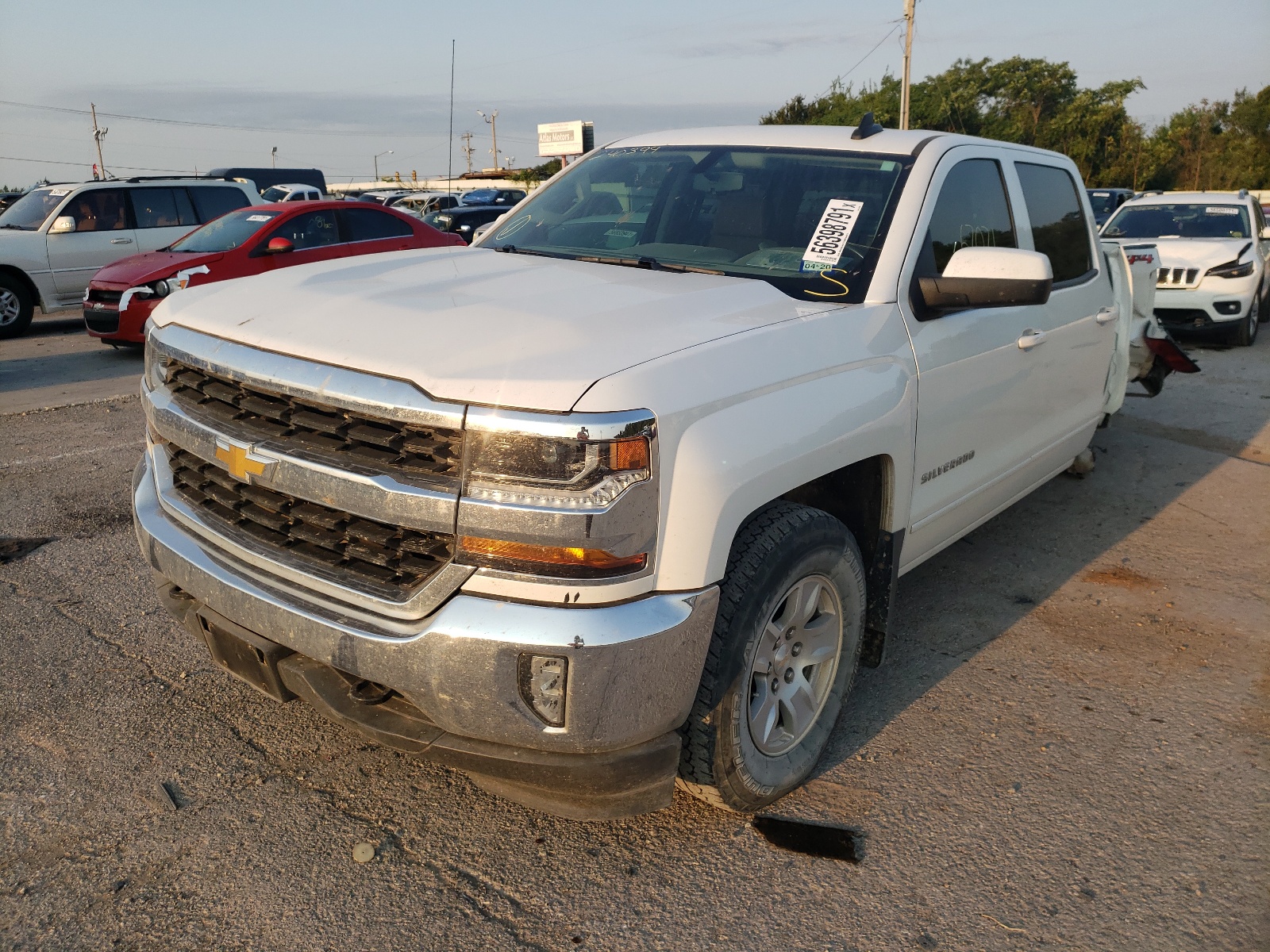 Photo 2 from auction – 2018 CHEVROLET SILVERADO with VIN 3GCUKREC6JG240394