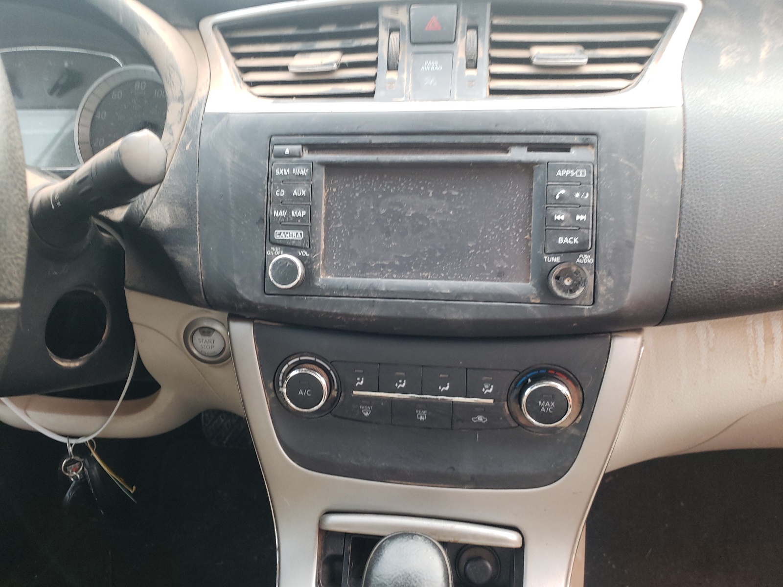 Photo 9 from auction – 2015 NISSAN SENTRA S with VIN 3N1AB7AP0FY253243