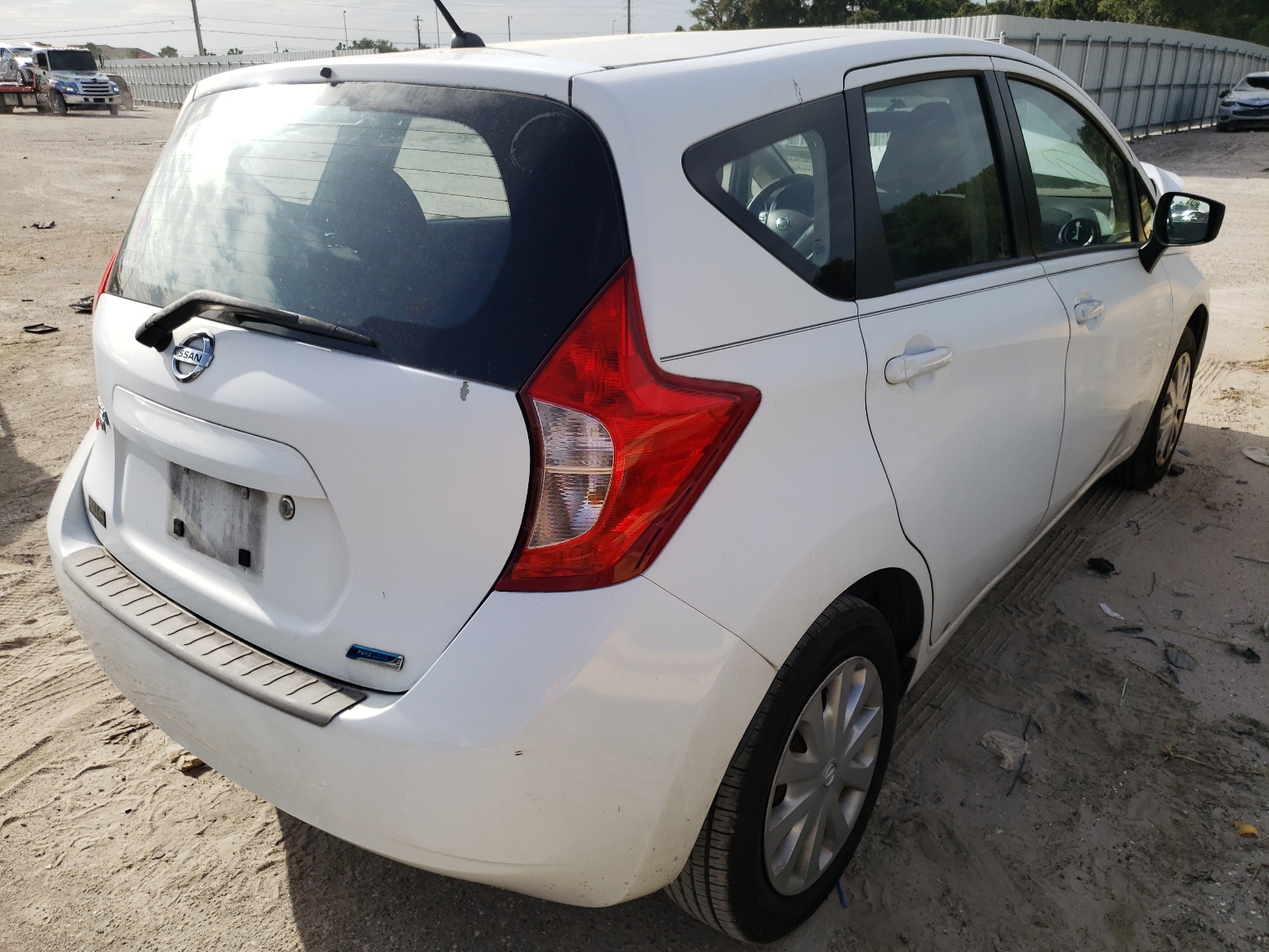Photo 4 from auction – 2015 NISSAN VERSA NOTE with VIN 3N1CE2CP6FL428849