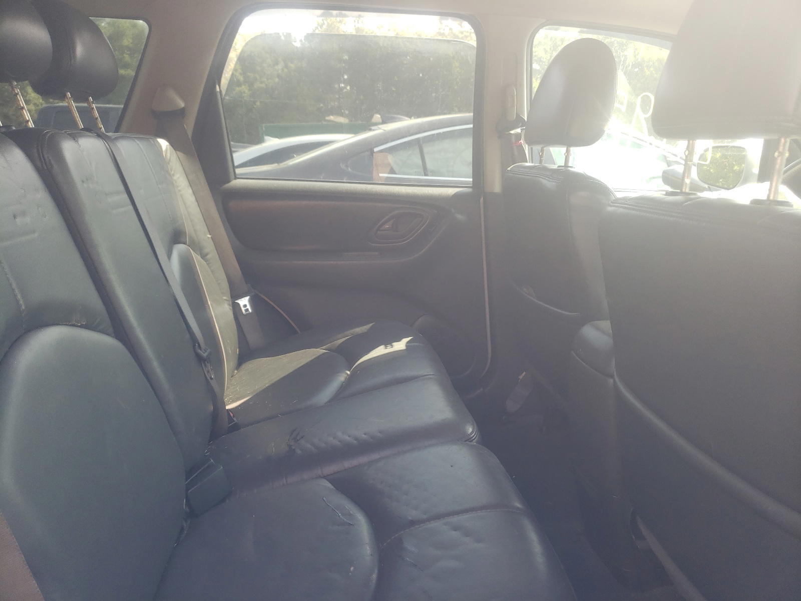 Photo 6 from auction – 2005 MAZDA TRIBUTE S with VIN 4F2CZ061X5KM00095