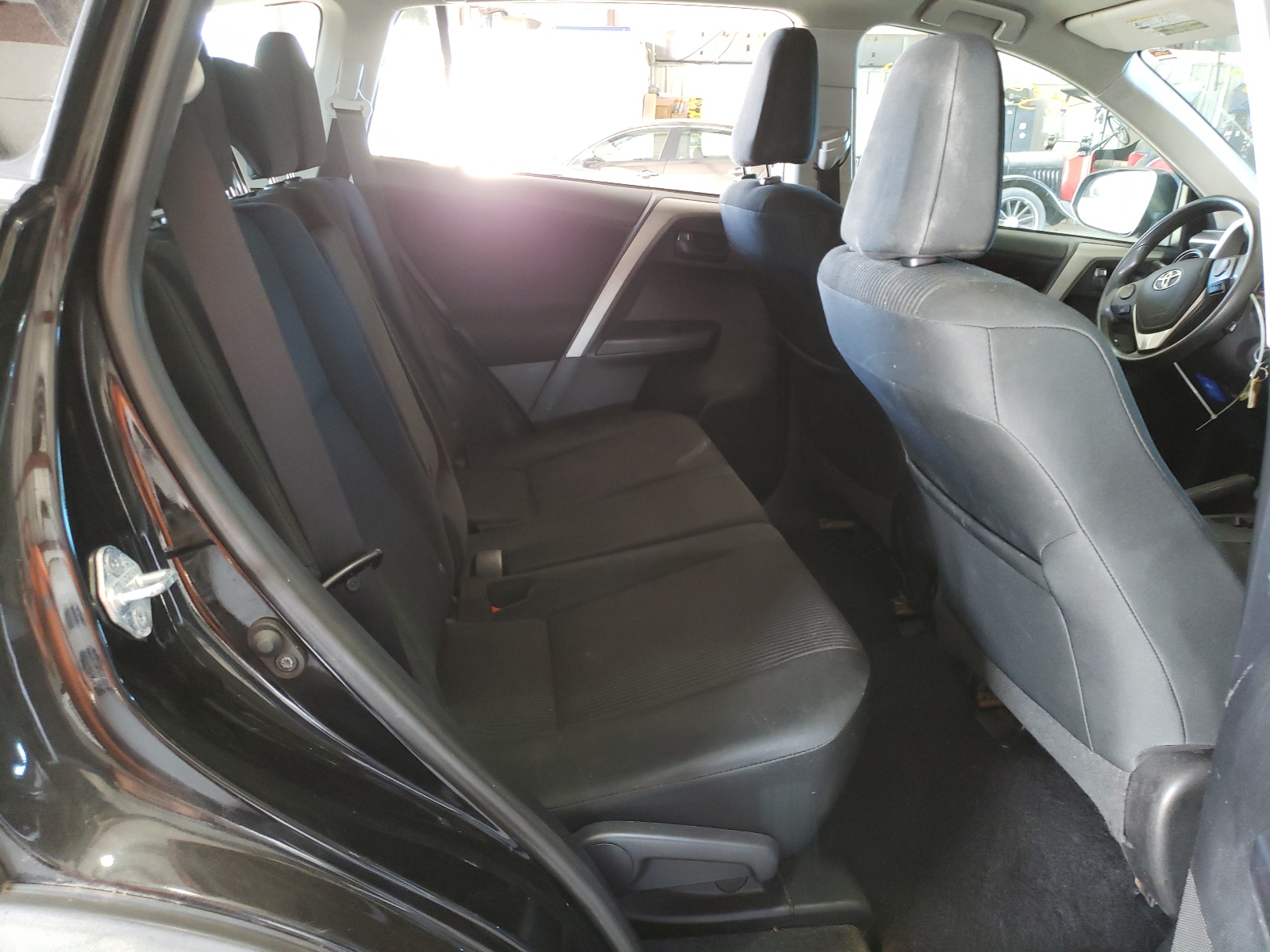 Foto 6 de la subasta – 2016 TOYOTA RAV4 LE con VIN 2T3BFREV3GW496367