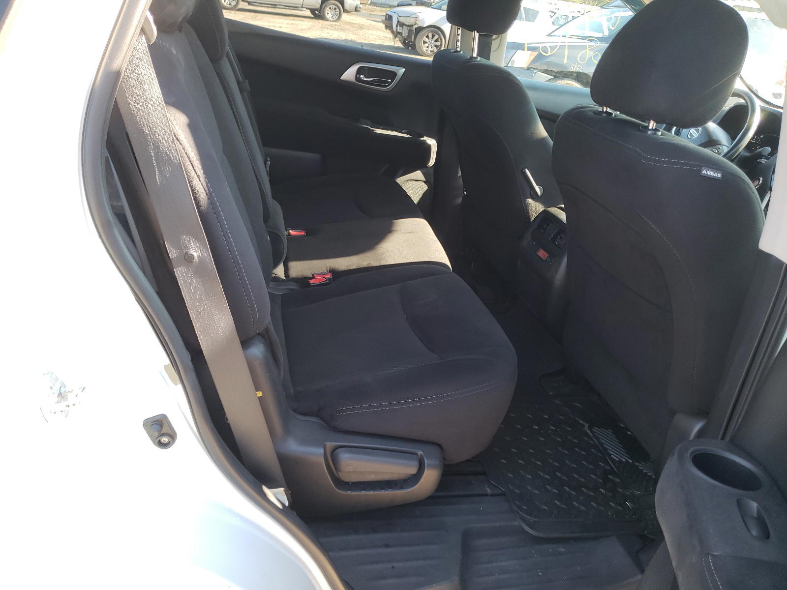 Photo 6 from auction – 2015 NISSAN PATHFINDER with VIN 5N1AR2MN5FC652742