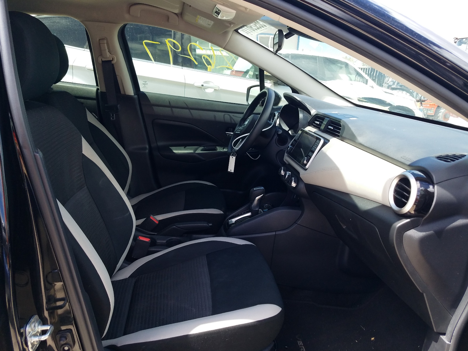 Photo 5 from auction – 2020 NISSAN VERSA S/SV with VIN 3N1CN8EV9LL808228