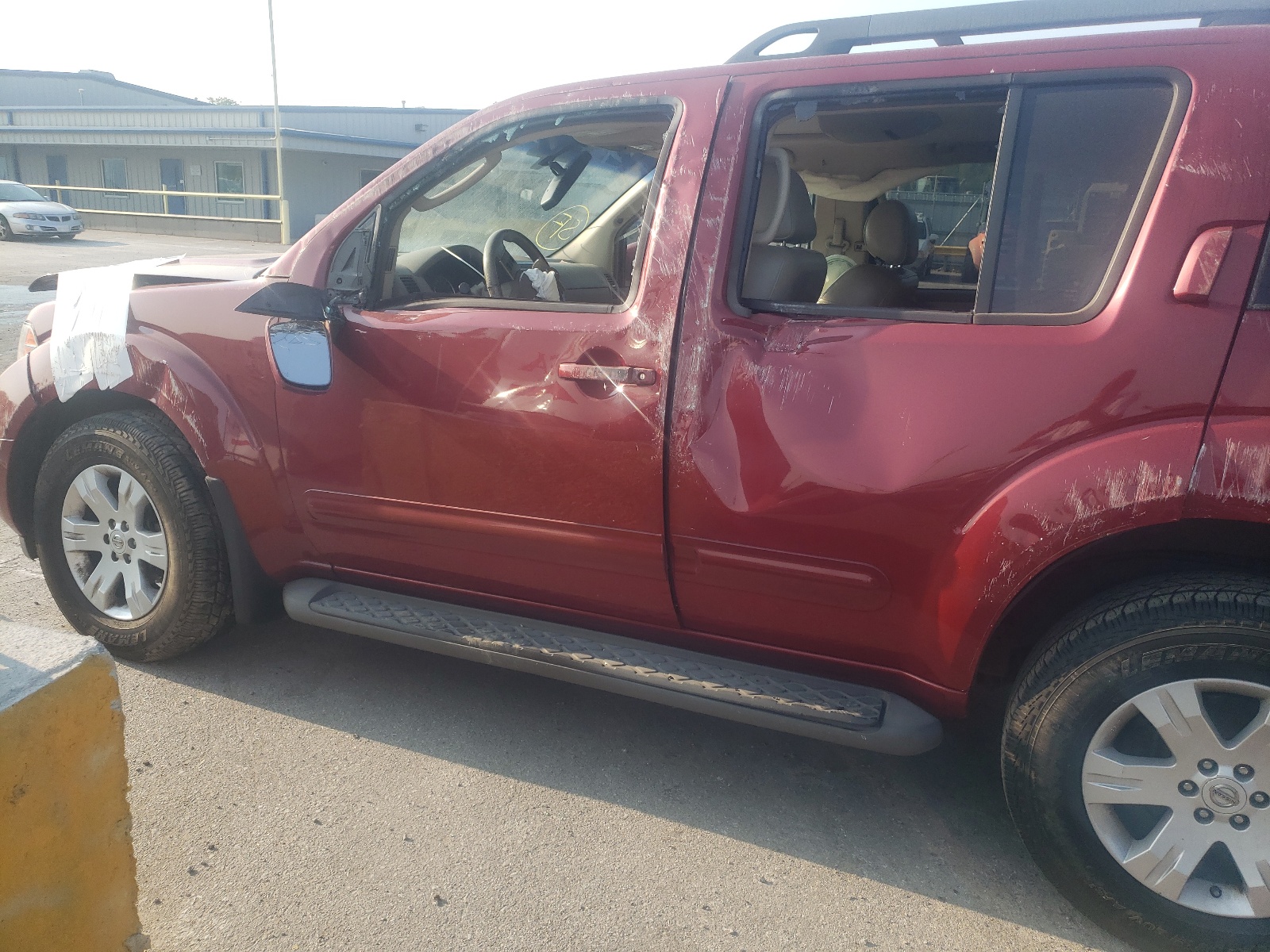Photo 9 from auction – 2006 NISSAN PATHFINDER with VIN 5N1AR18W76C600123