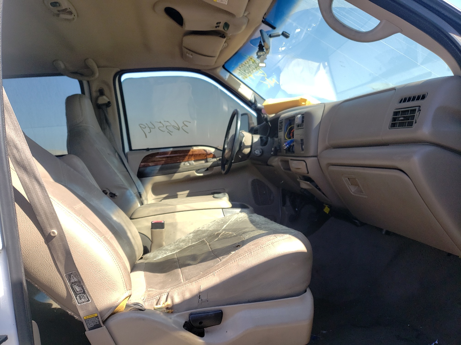 Photo 5 from auction – 2000 FORD F250 SUPER with VIN 1FTNW21F8YEB66073