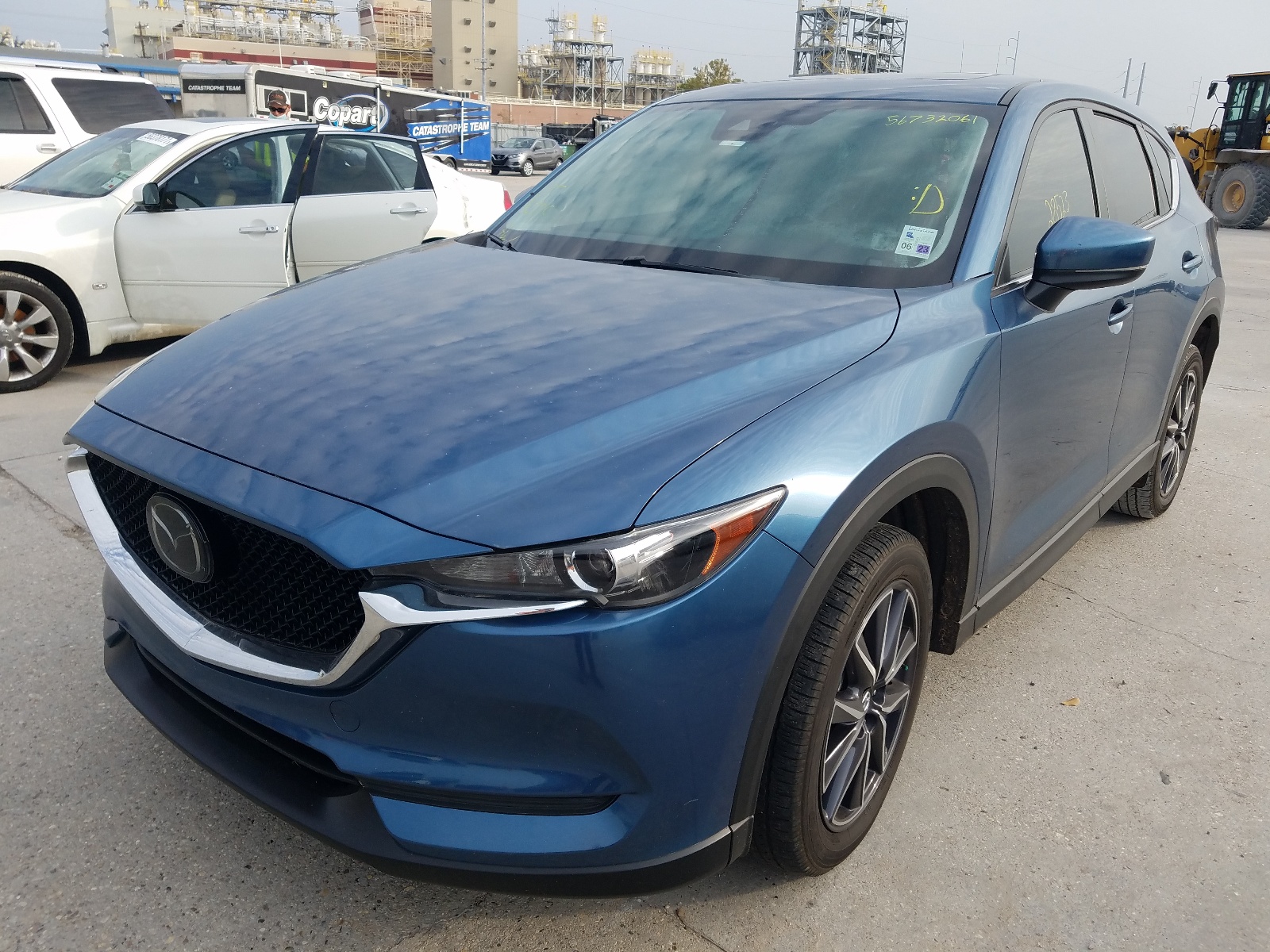 Photo 2 from auction – 2018 MAZDA CX-5 TOURI with VIN JM3KFACM5J1464853