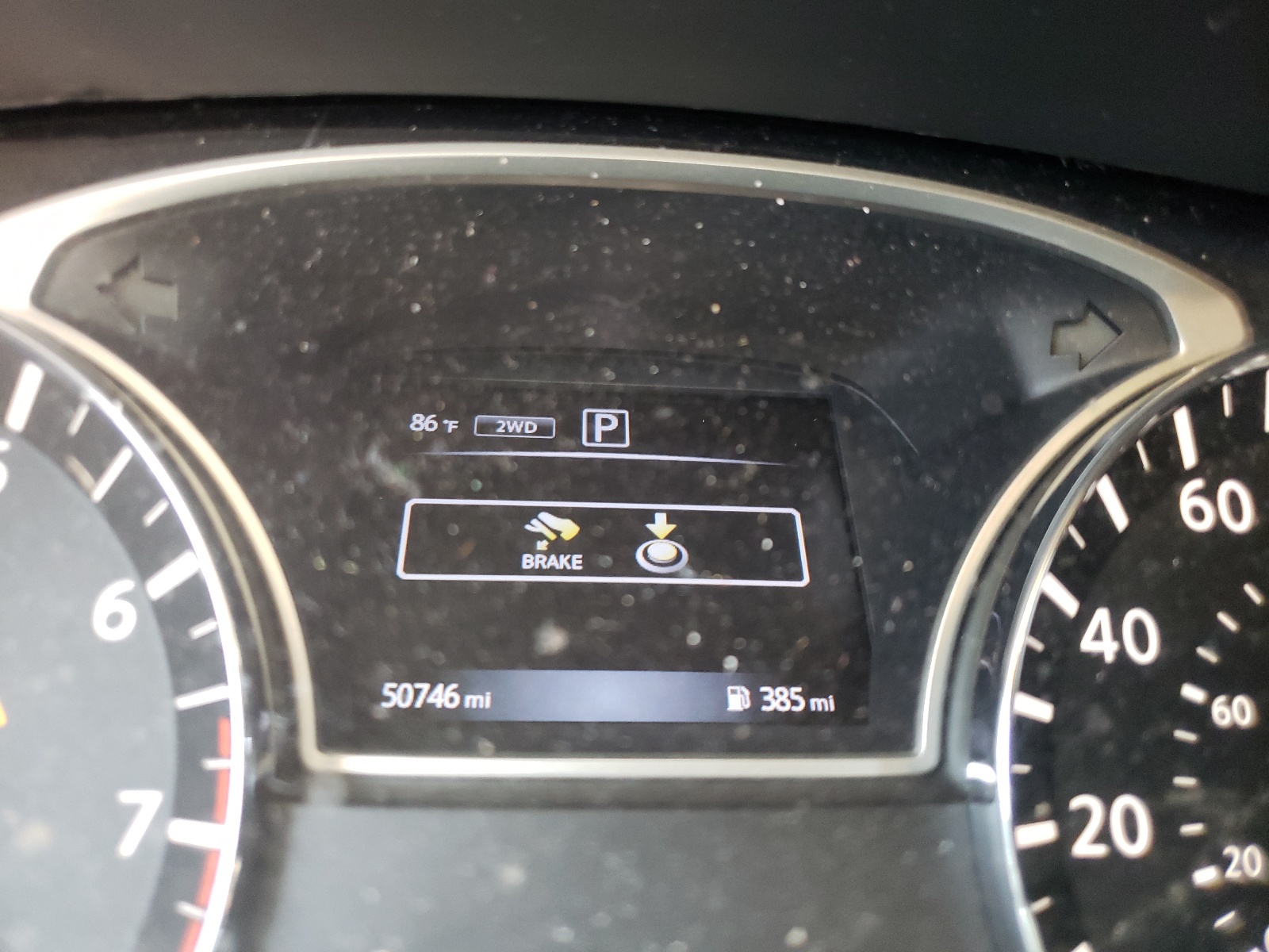 Photo 8 from auction – 2017 NISSAN PATHFINDER with VIN 5N1DR2MM0HC680777