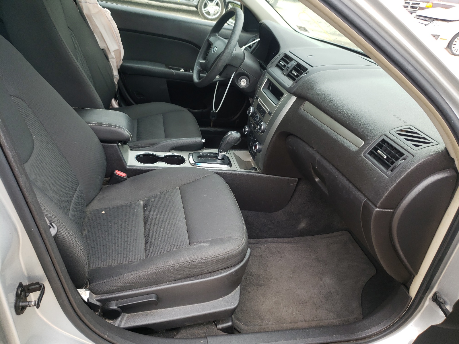 Photo 5 from auction – 2011 FORD FUSION with VIN 3FAHP0HA0BR250312