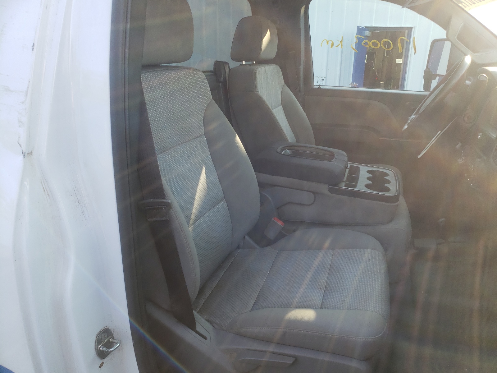 Photo 6 from auction – 2017 CHEVROLET SILVERADO with VIN 1GC3KYCG6HZ343773