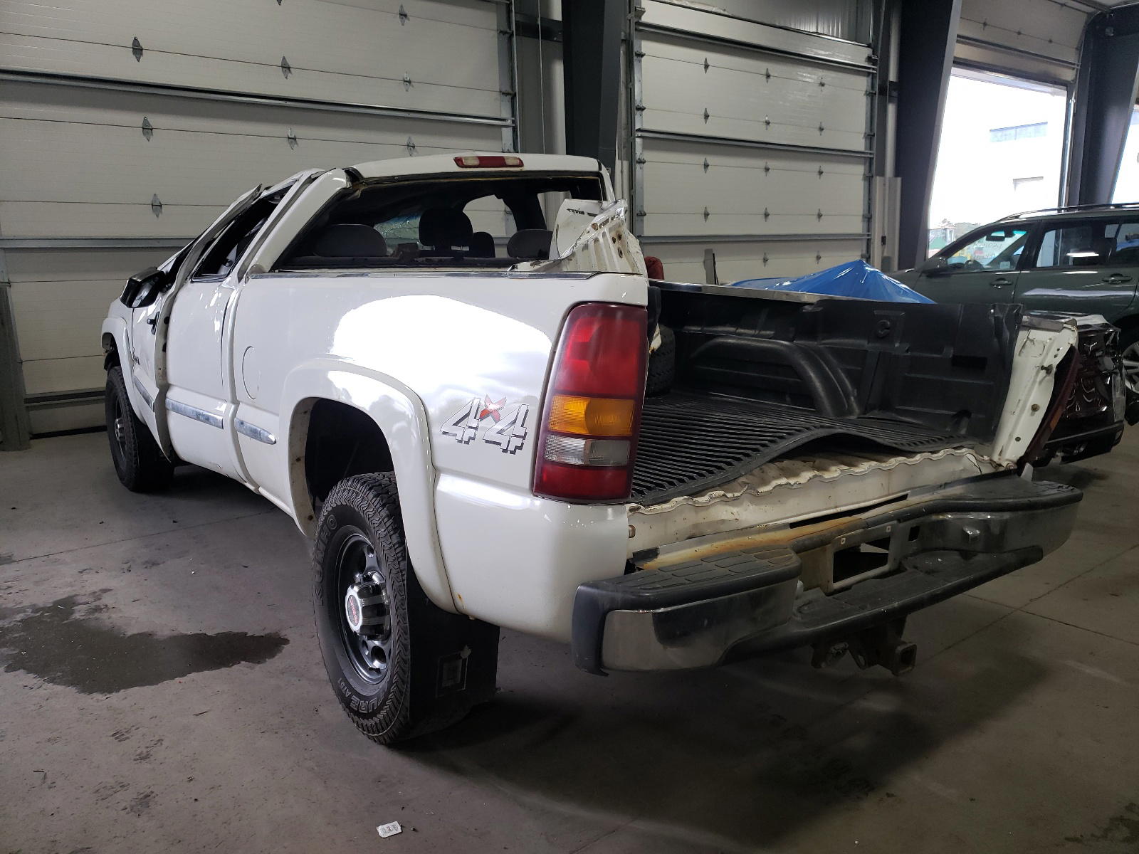Photo 3 from auction – 2001 GMC SIERRA K25 with VIN 1GTHK29151E322187