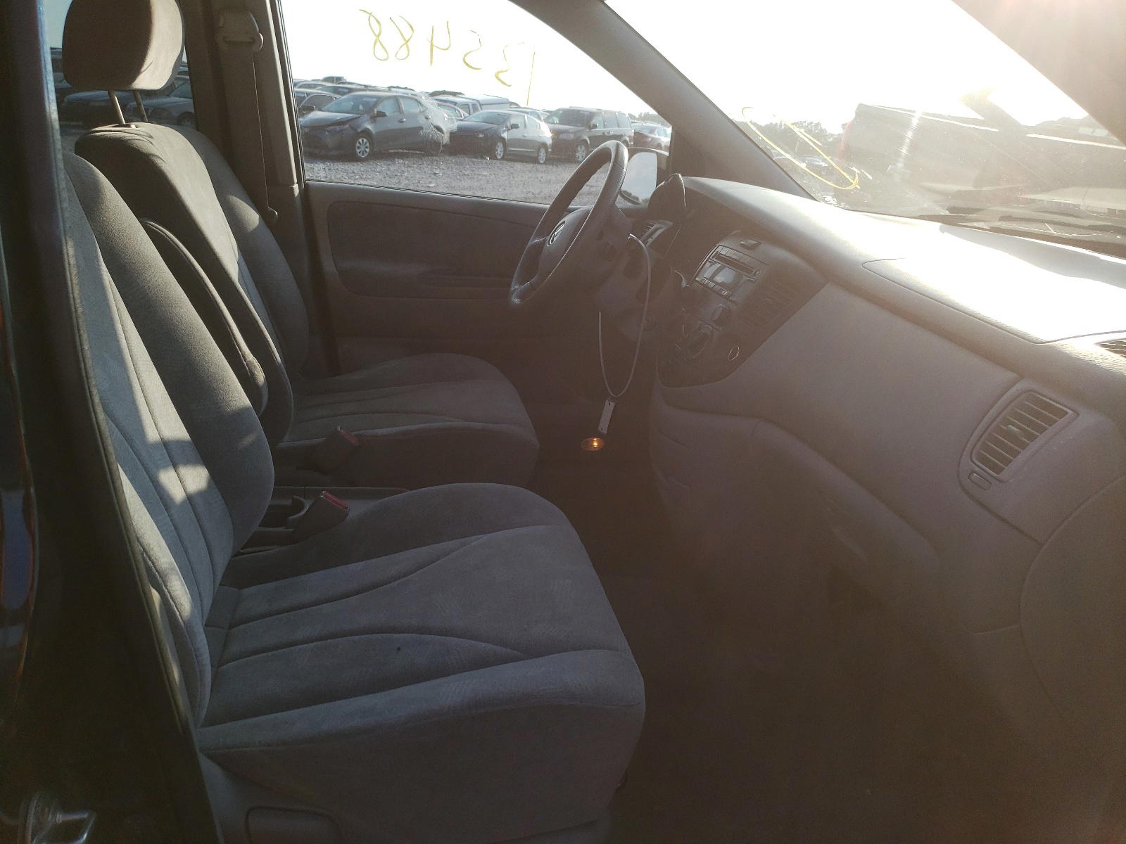 Photo 5 from auction – 2003 MAZDA MPV WAGON with VIN JM3LW28AX30369139