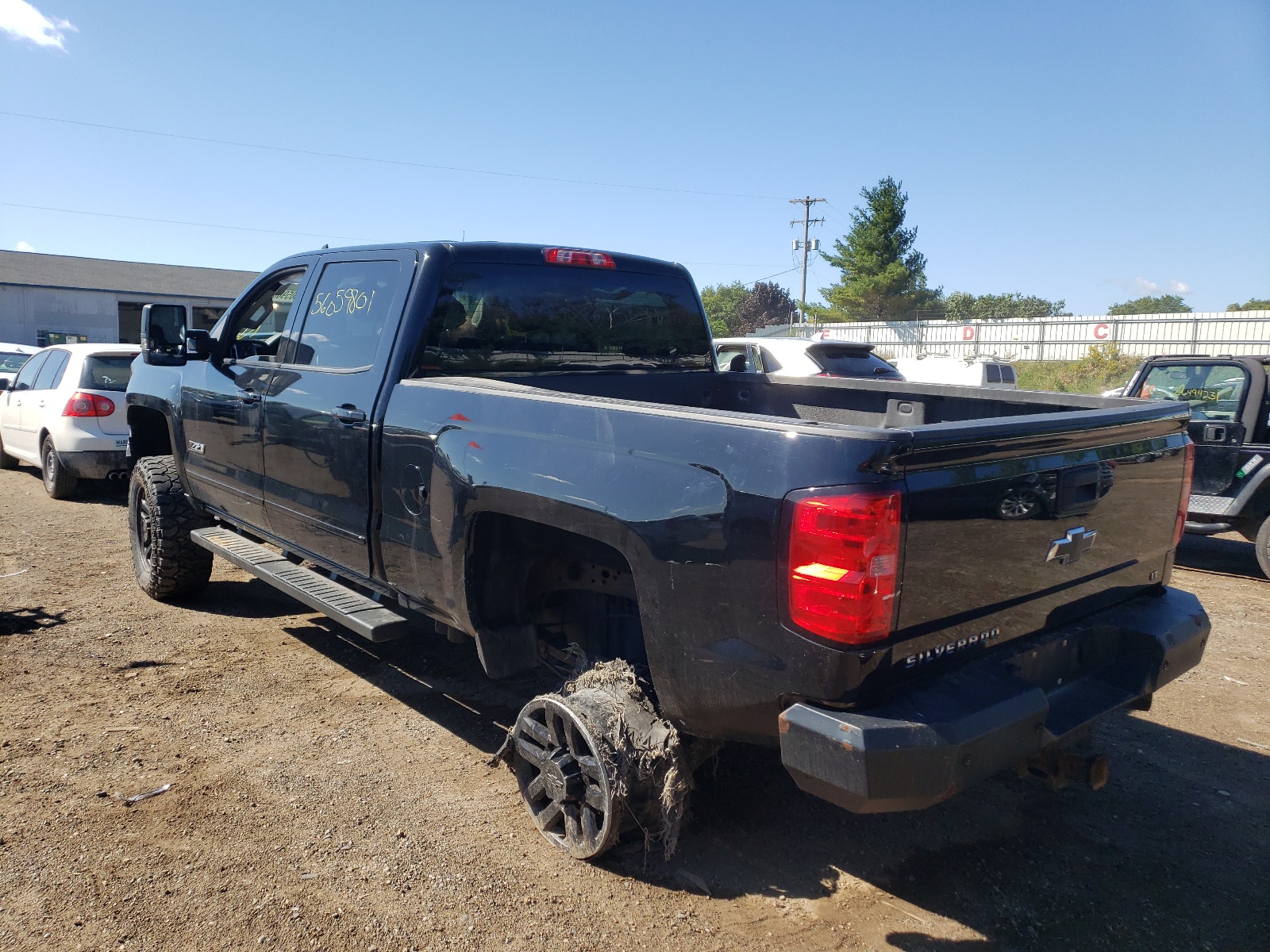 Photo 3 from auction – 2016 CHEVROLET SILVERADO with VIN 1GC1KVE80GF127803