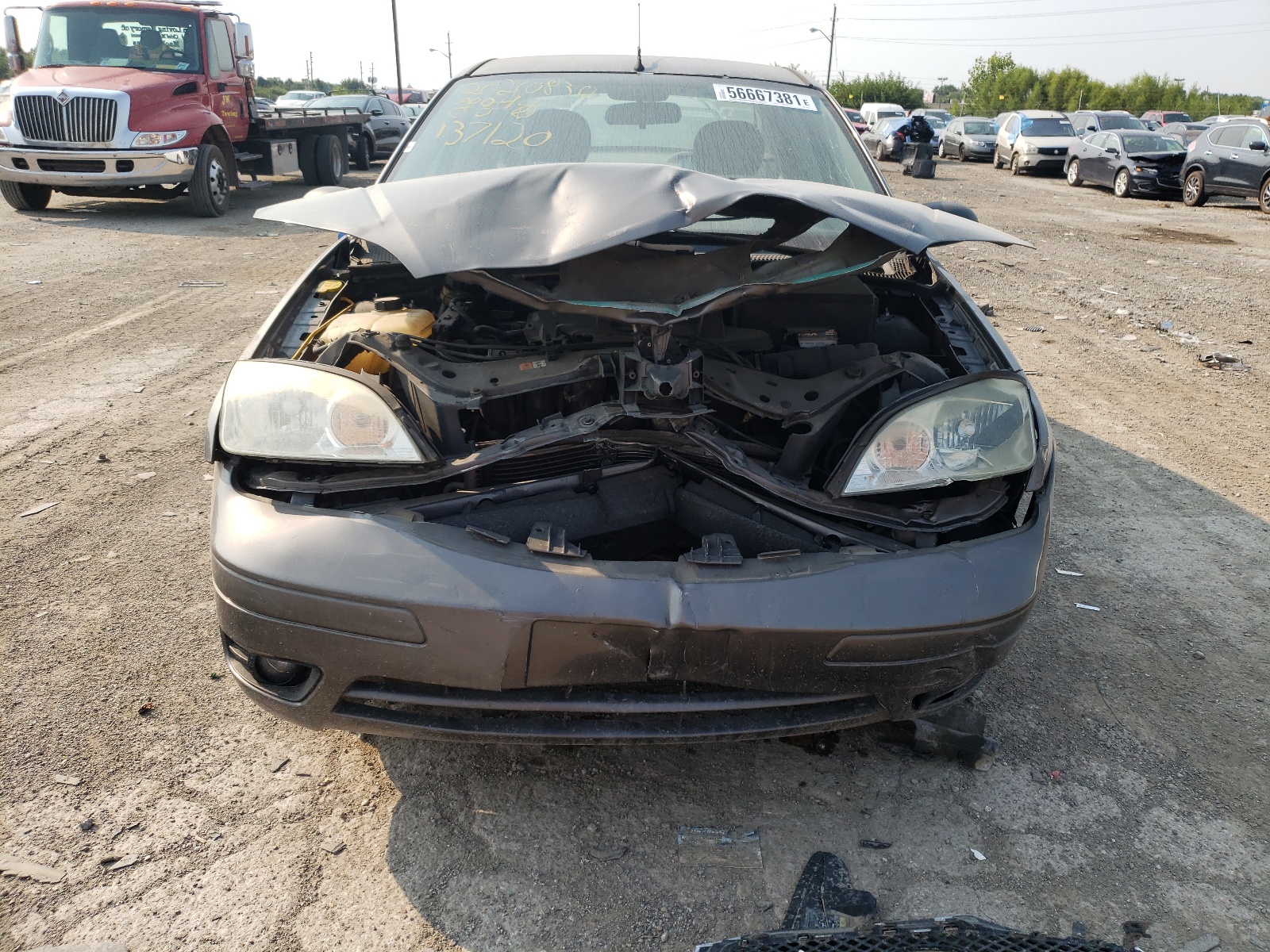 Photo 9 from auction – 2005 FORD FOCUS ZX4 with VIN 1FAFP34N35W137120