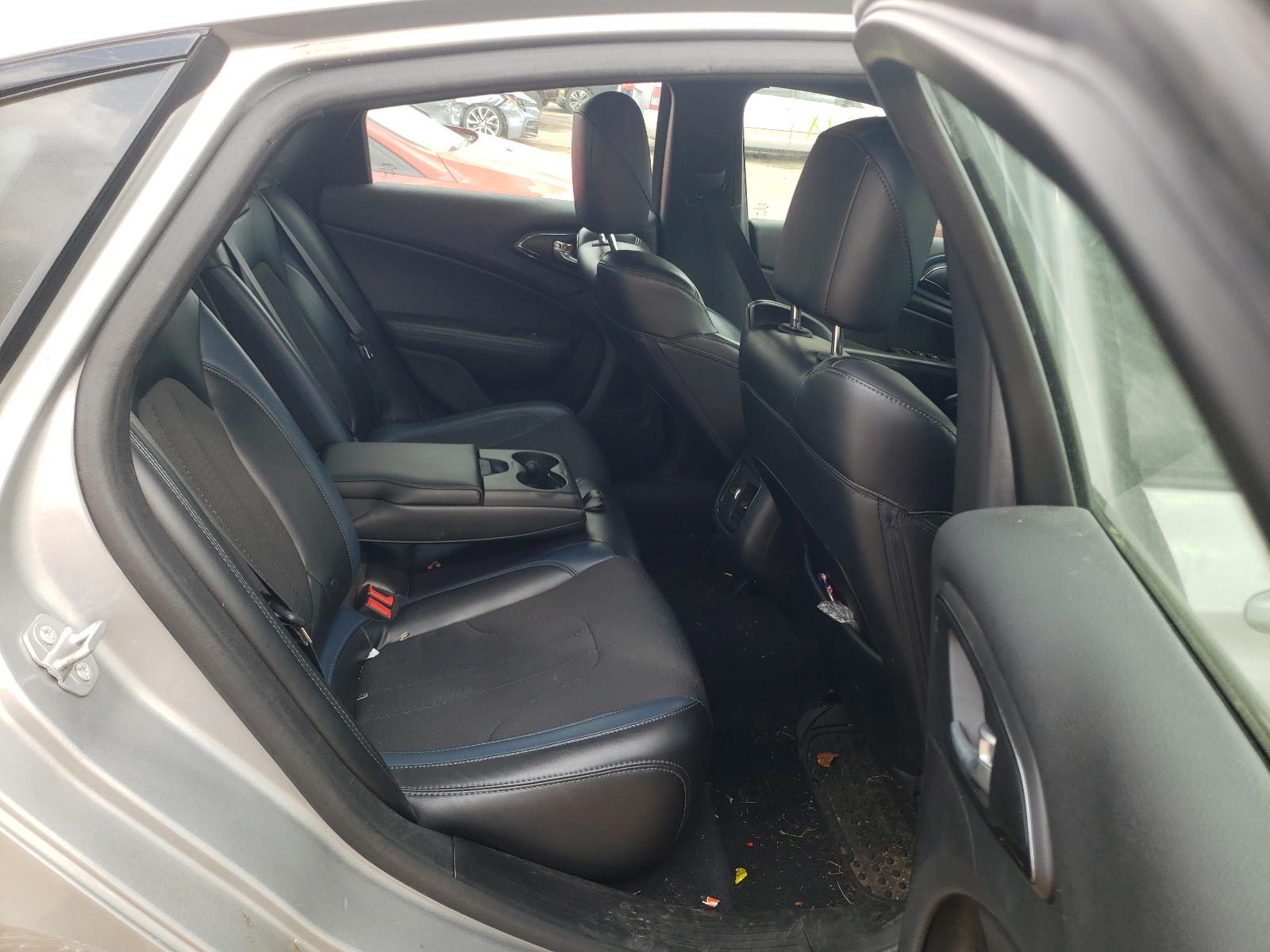 Photo 6 from auction – 2015 CHRYSLER 200 S with VIN 1C3CCCBB9FN647128
