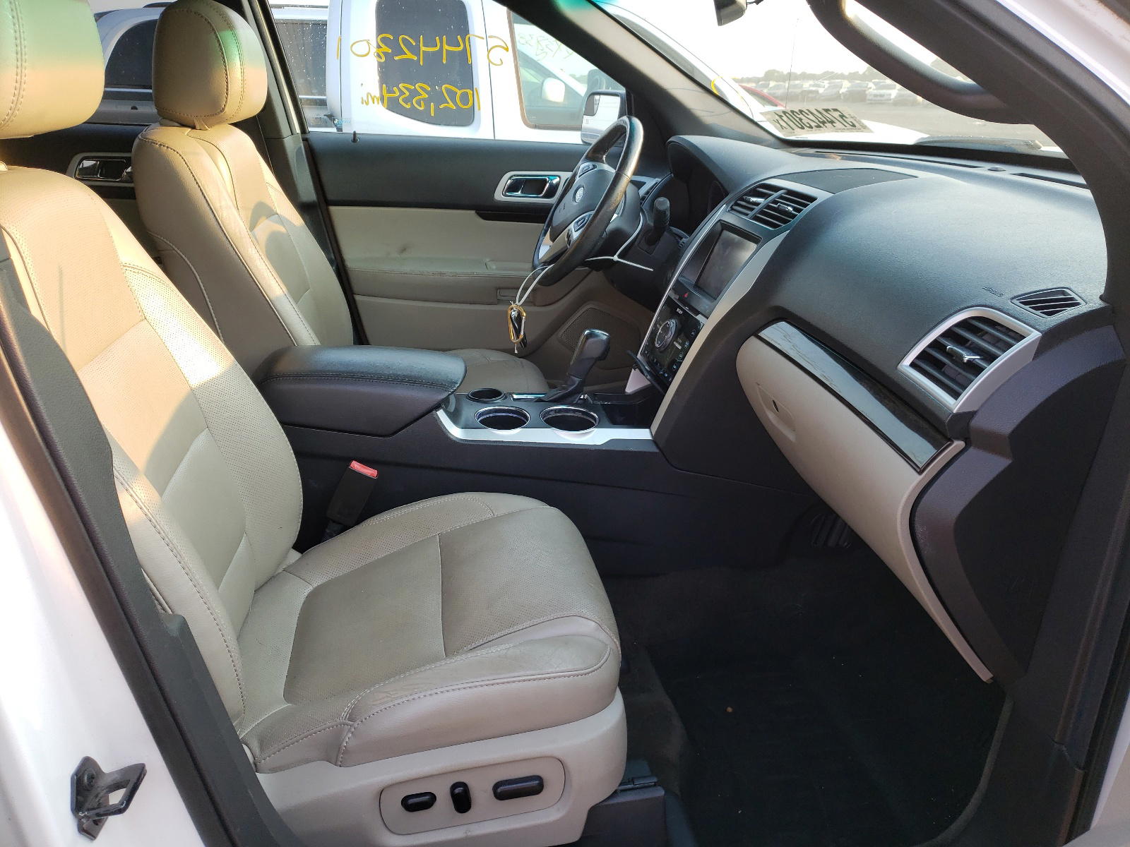 Photo 5 from auction – 2013 FORD EXPLORER L with VIN 1FM5K7F85DGB51737